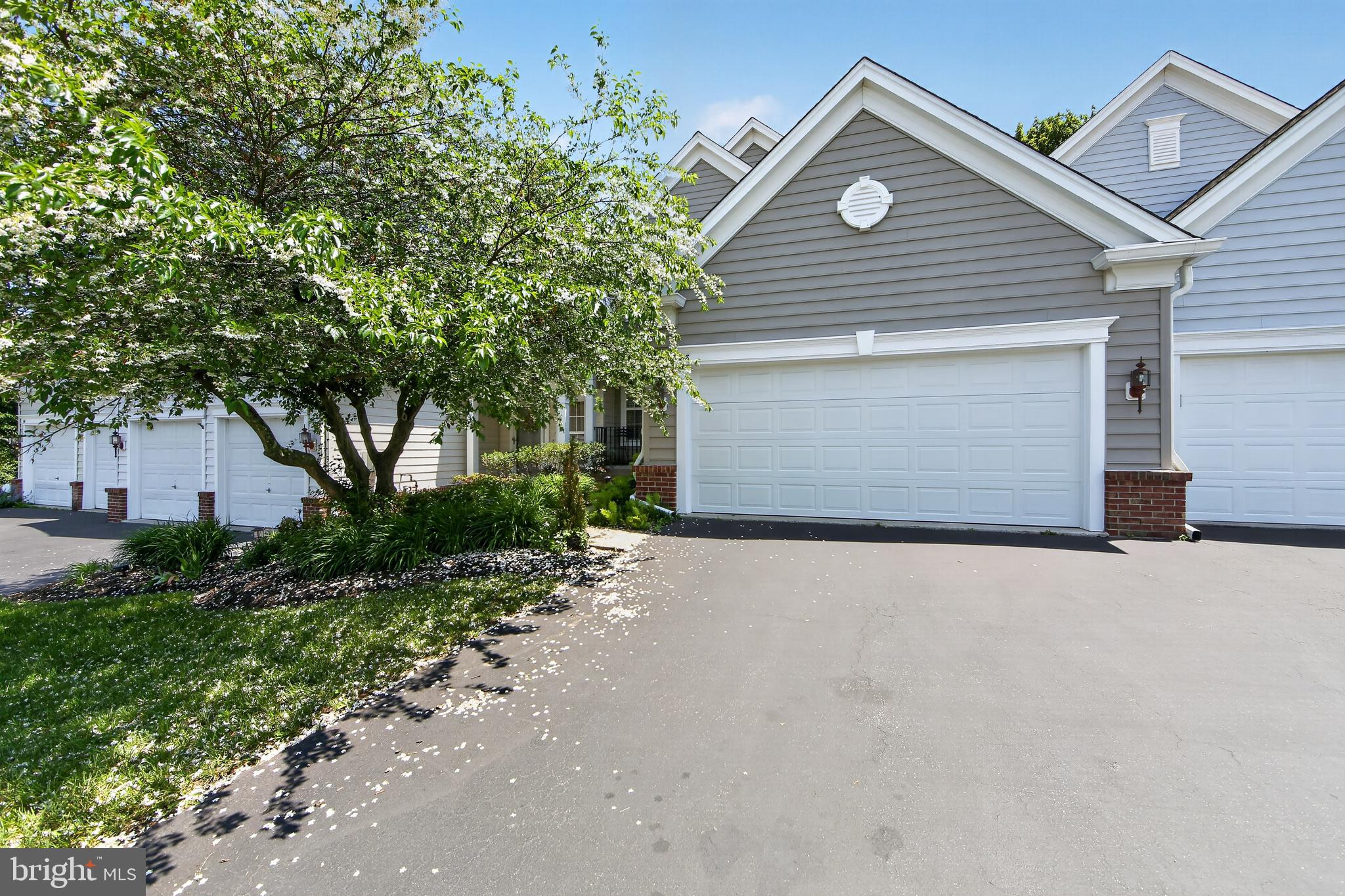 18 REDTAIL COURT