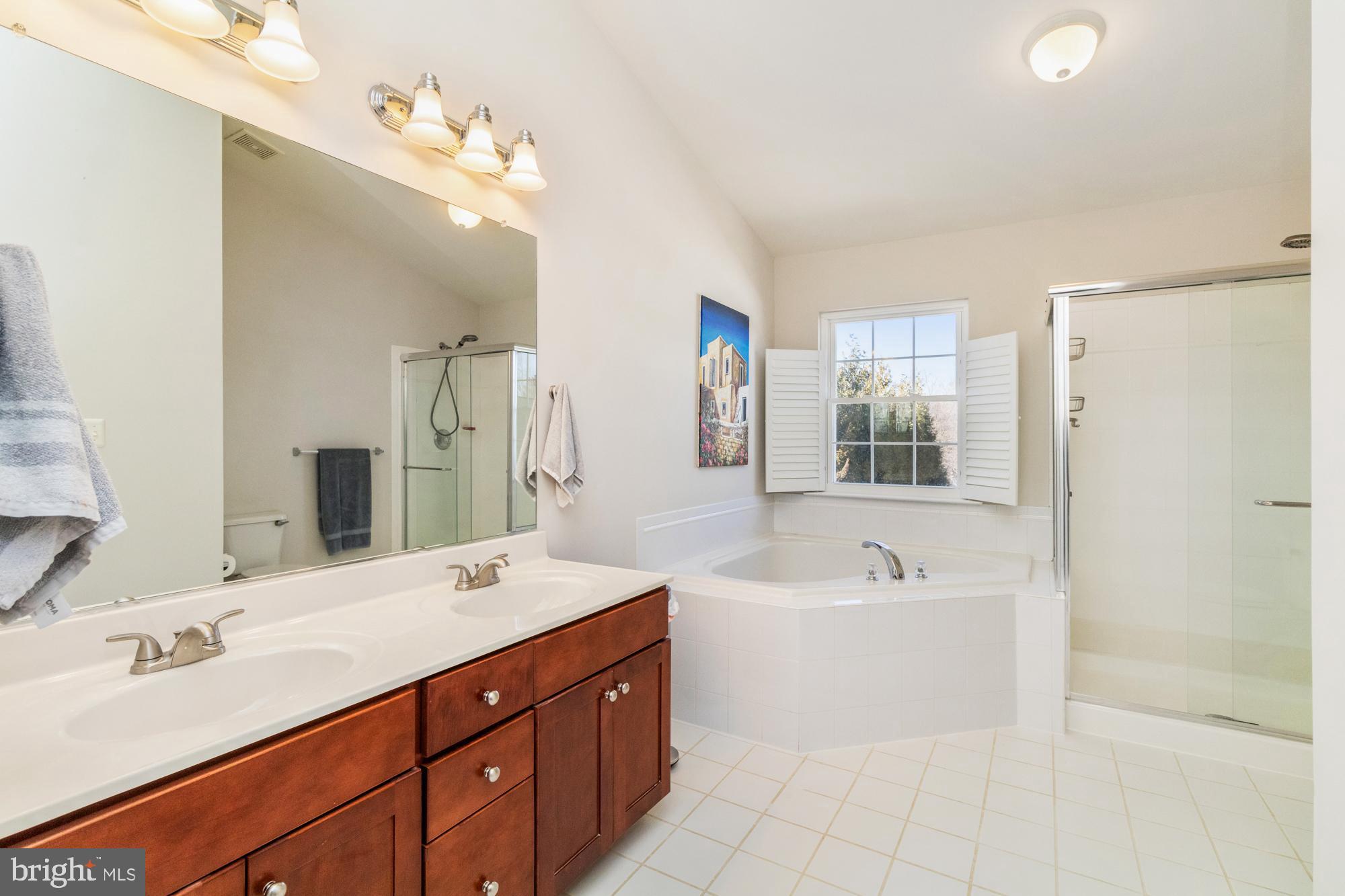 EAST VALLEY OAKS - Residential