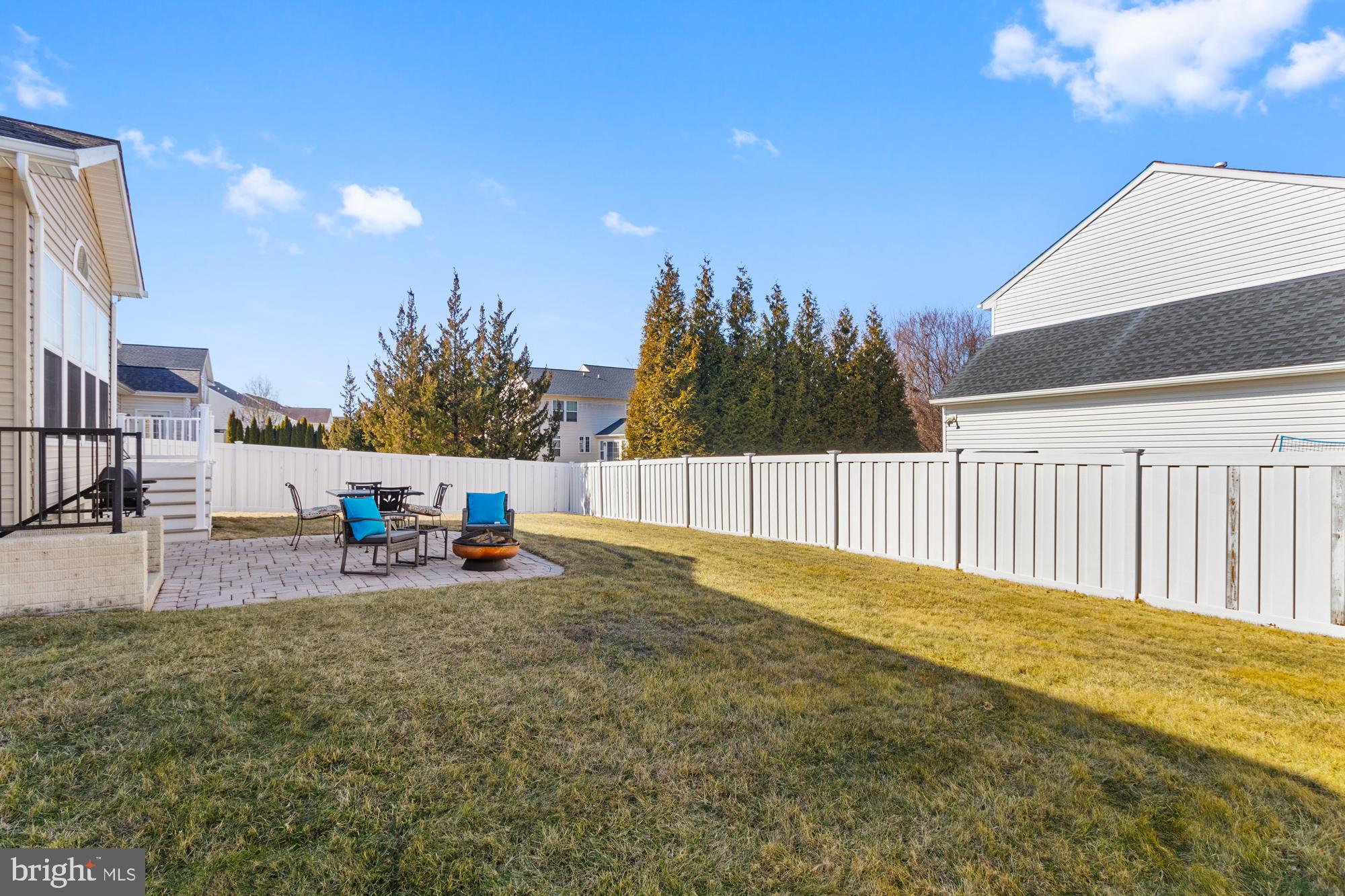 EAST VALLEY OAKS - Residential