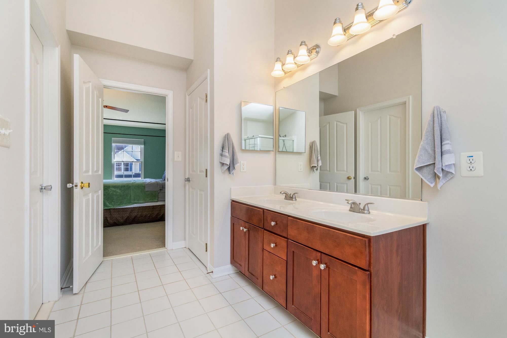 EAST VALLEY OAKS - Residential