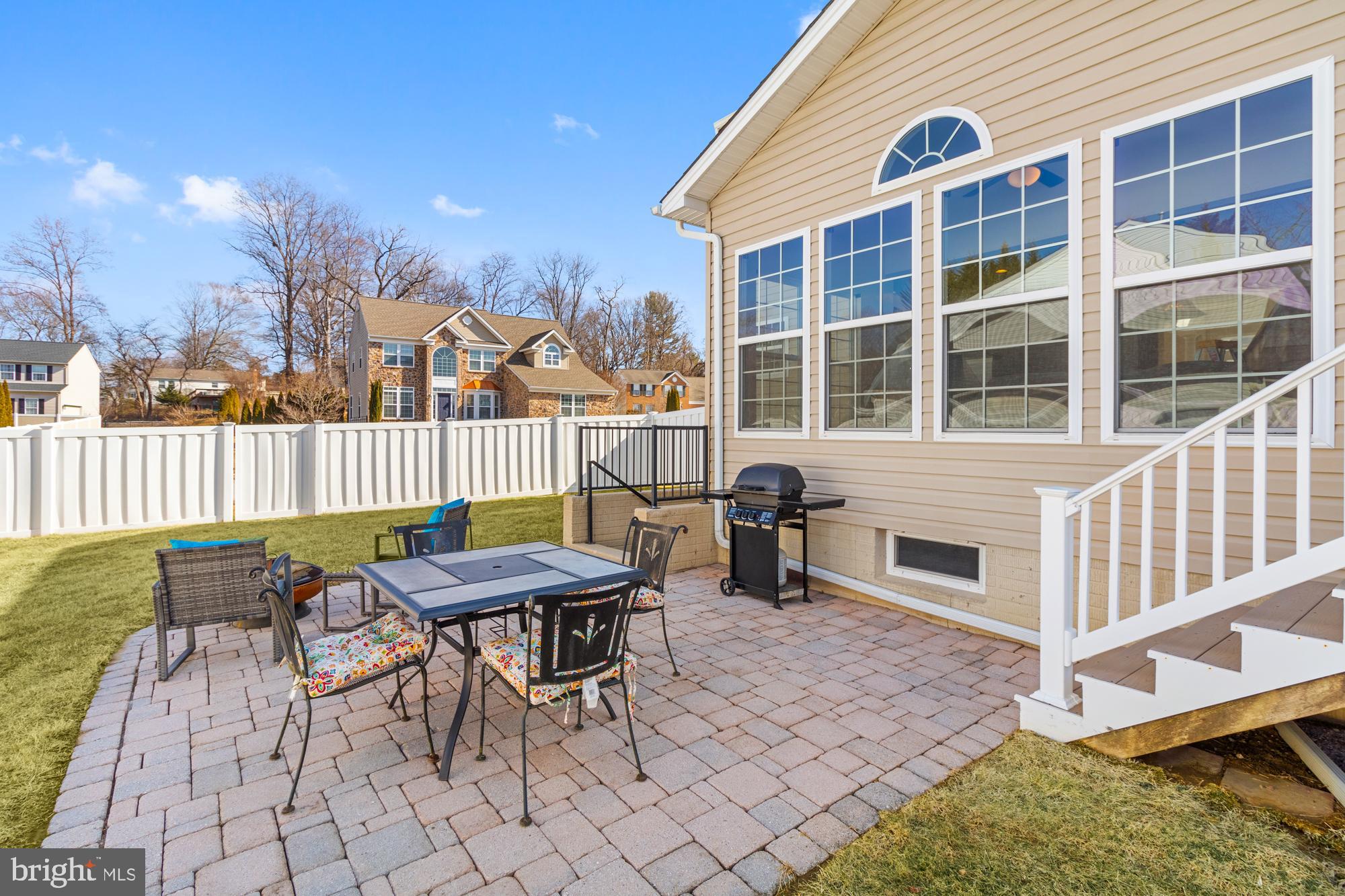 EAST VALLEY OAKS - Residential