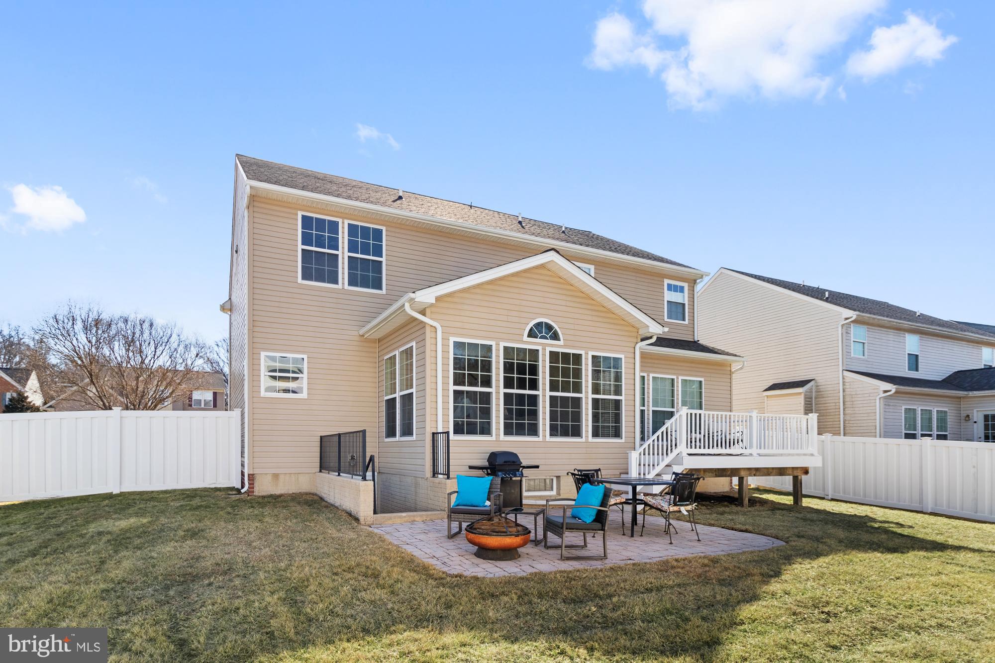EAST VALLEY OAKS - Residential