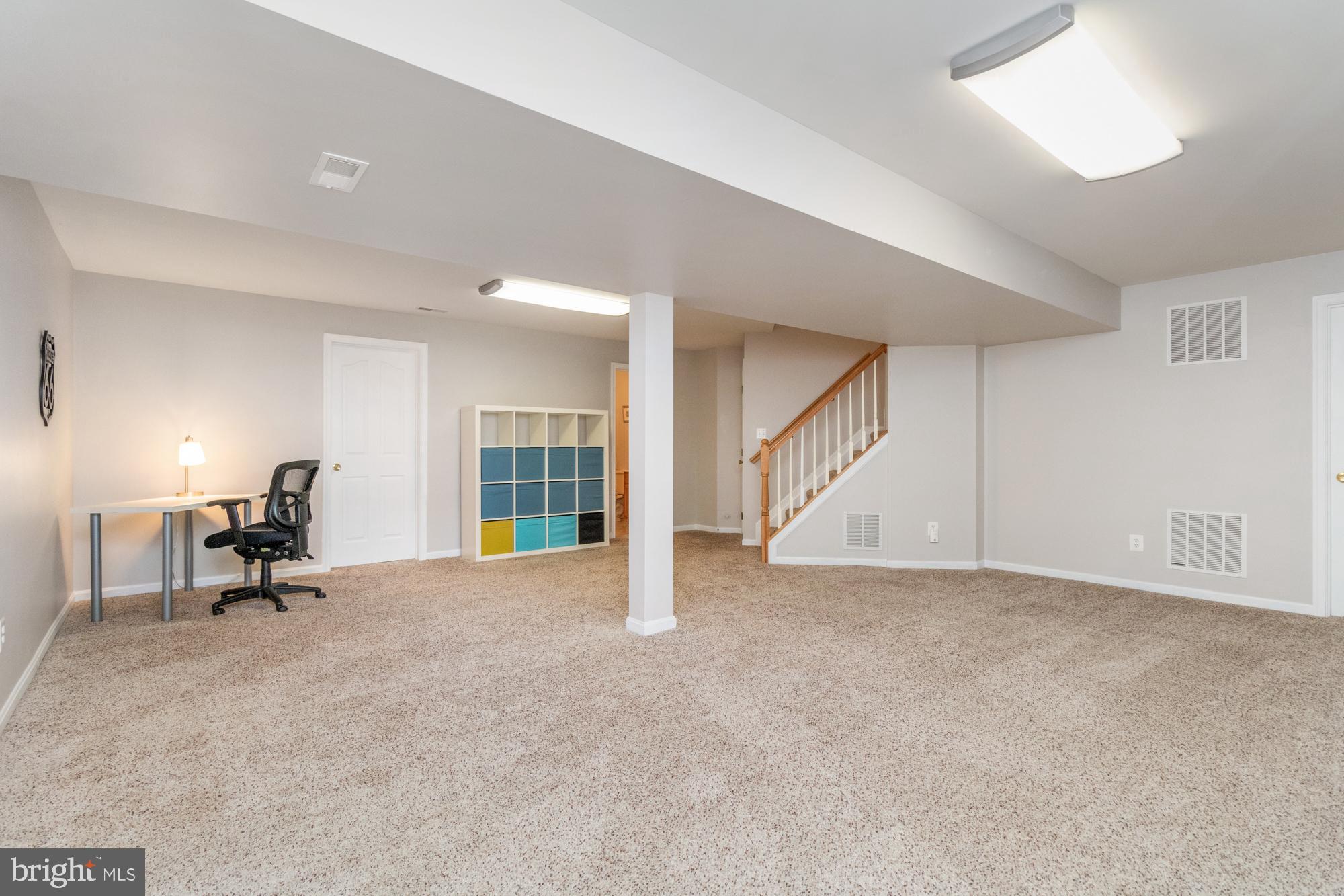 EAST VALLEY OAKS - Residential