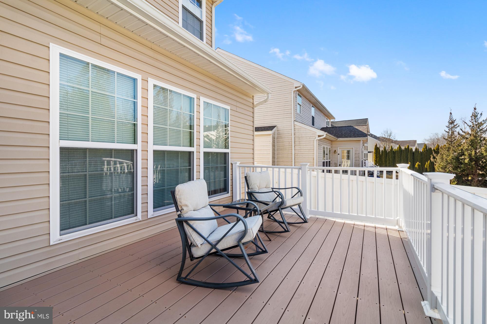 EAST VALLEY OAKS - Residential