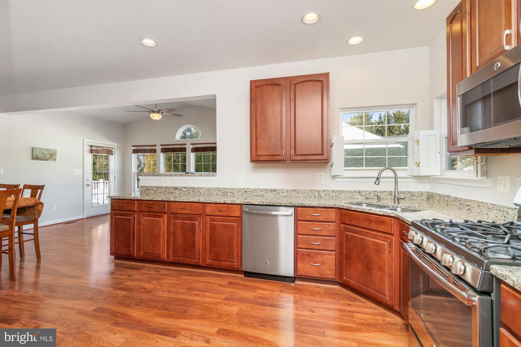 EAST VALLEY OAKS - Residential