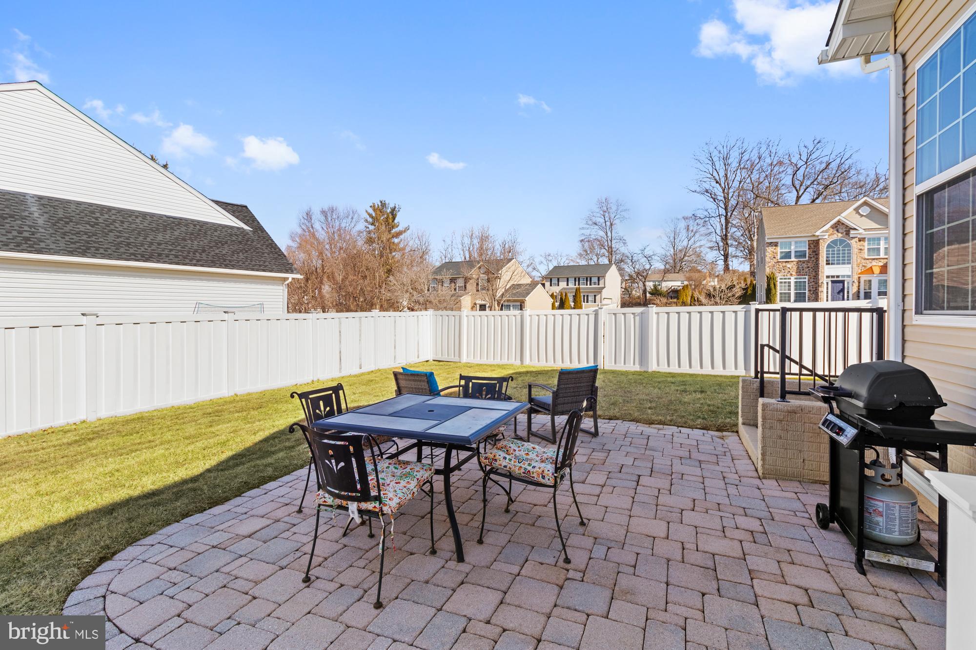 EAST VALLEY OAKS - Residential