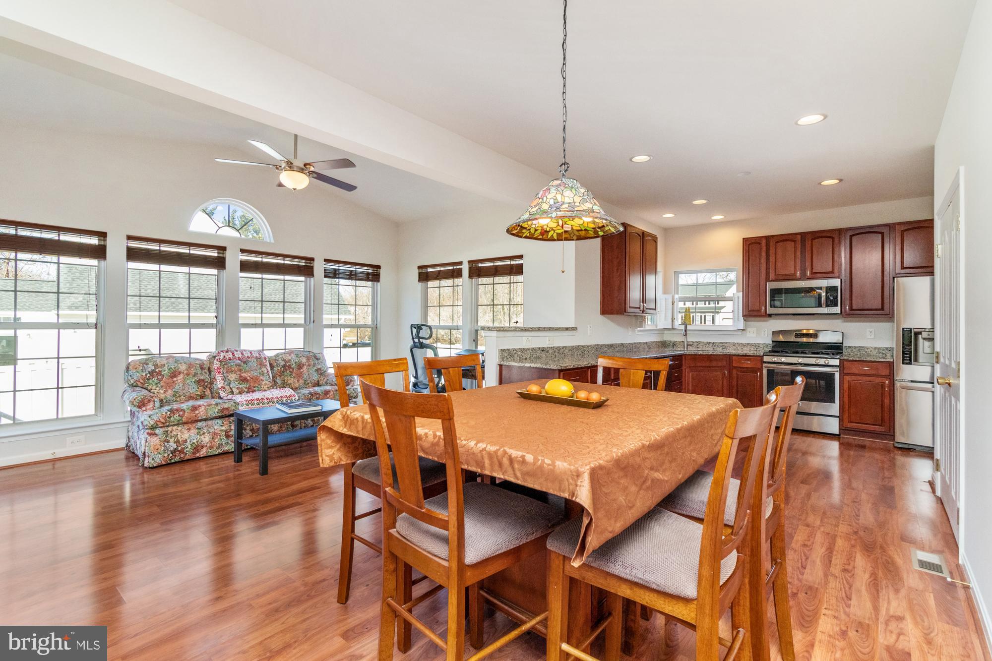 EAST VALLEY OAKS - Residential