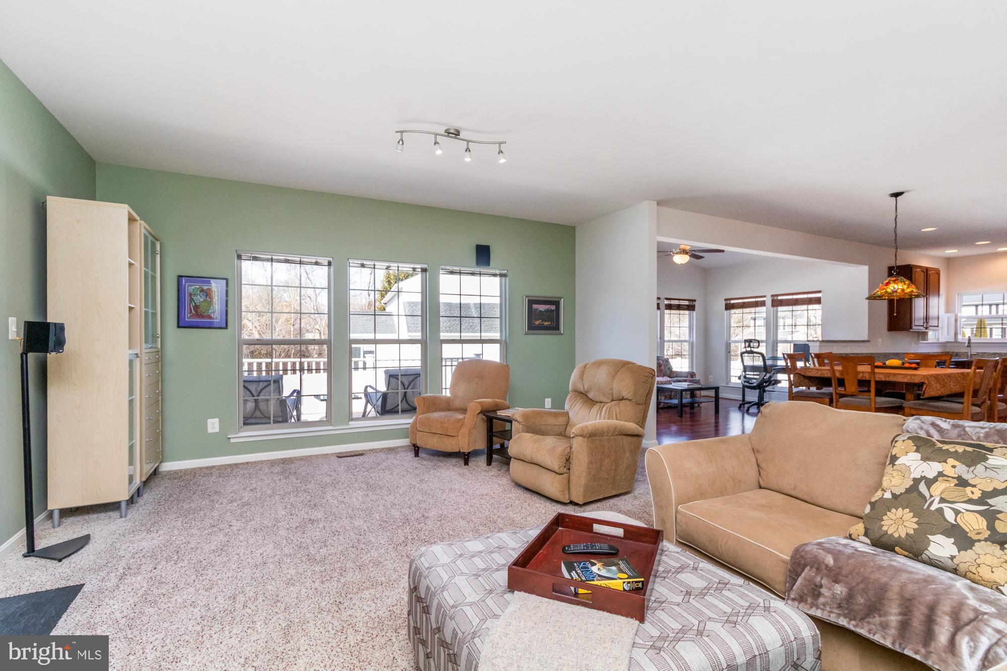 EAST VALLEY OAKS - Residential