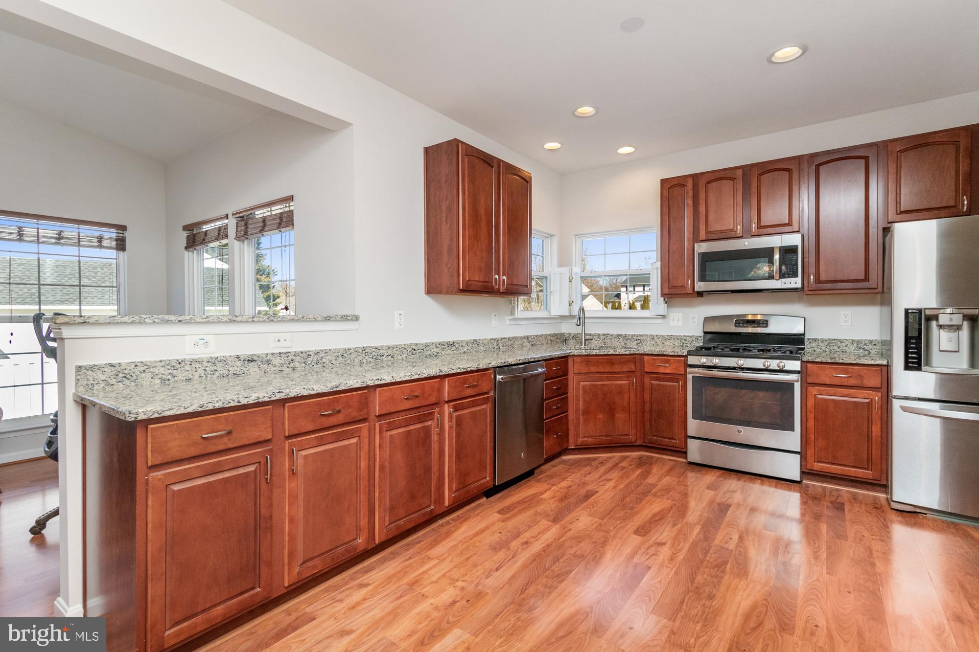 EAST VALLEY OAKS - Residential