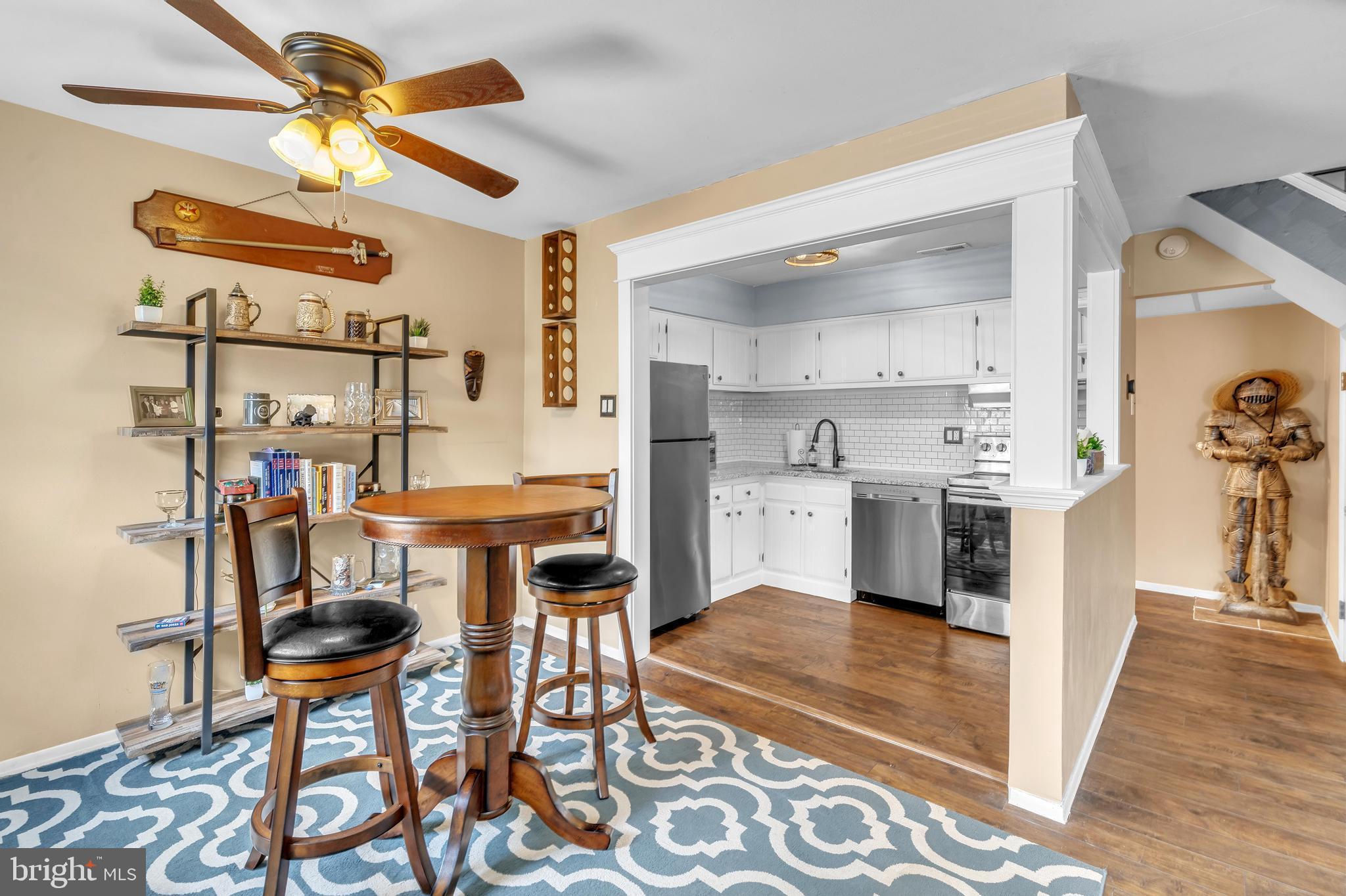 COLONIAL MEWS - Residential