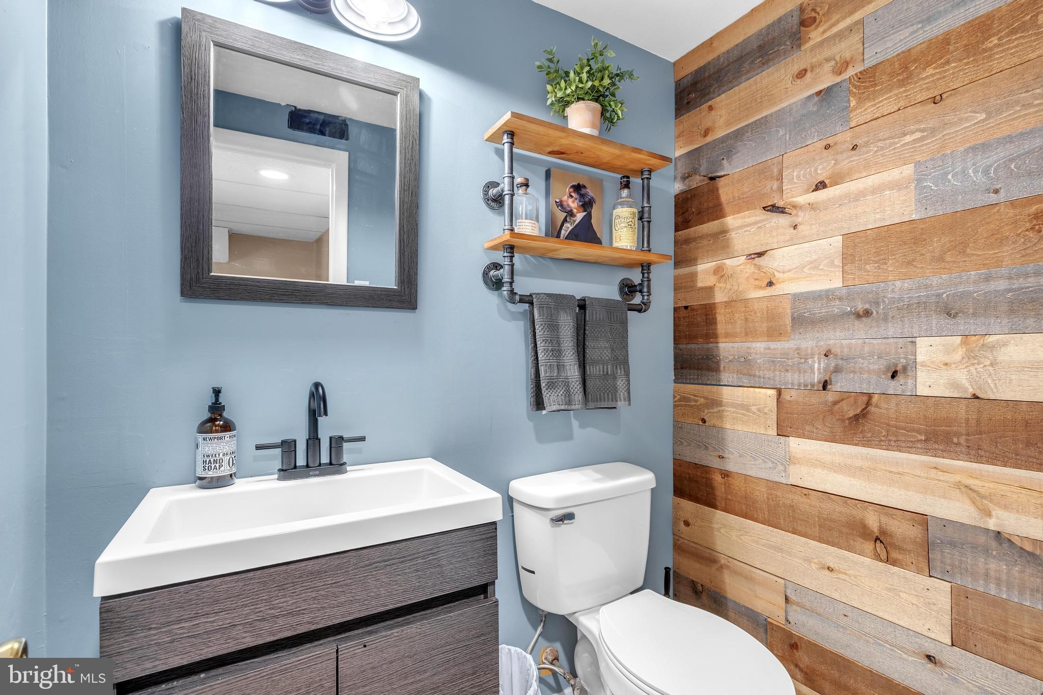 COLONIAL MEWS - Residential