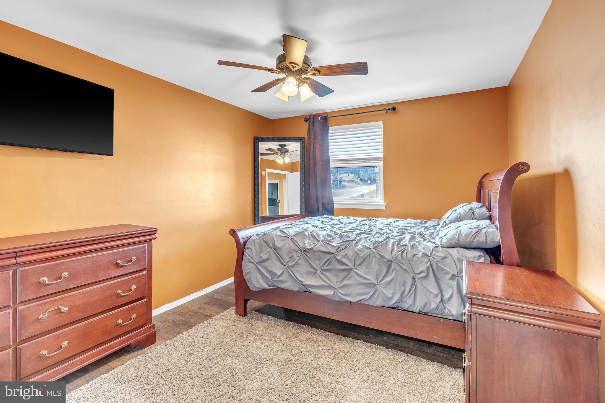 COLONIAL MEWS - Residential