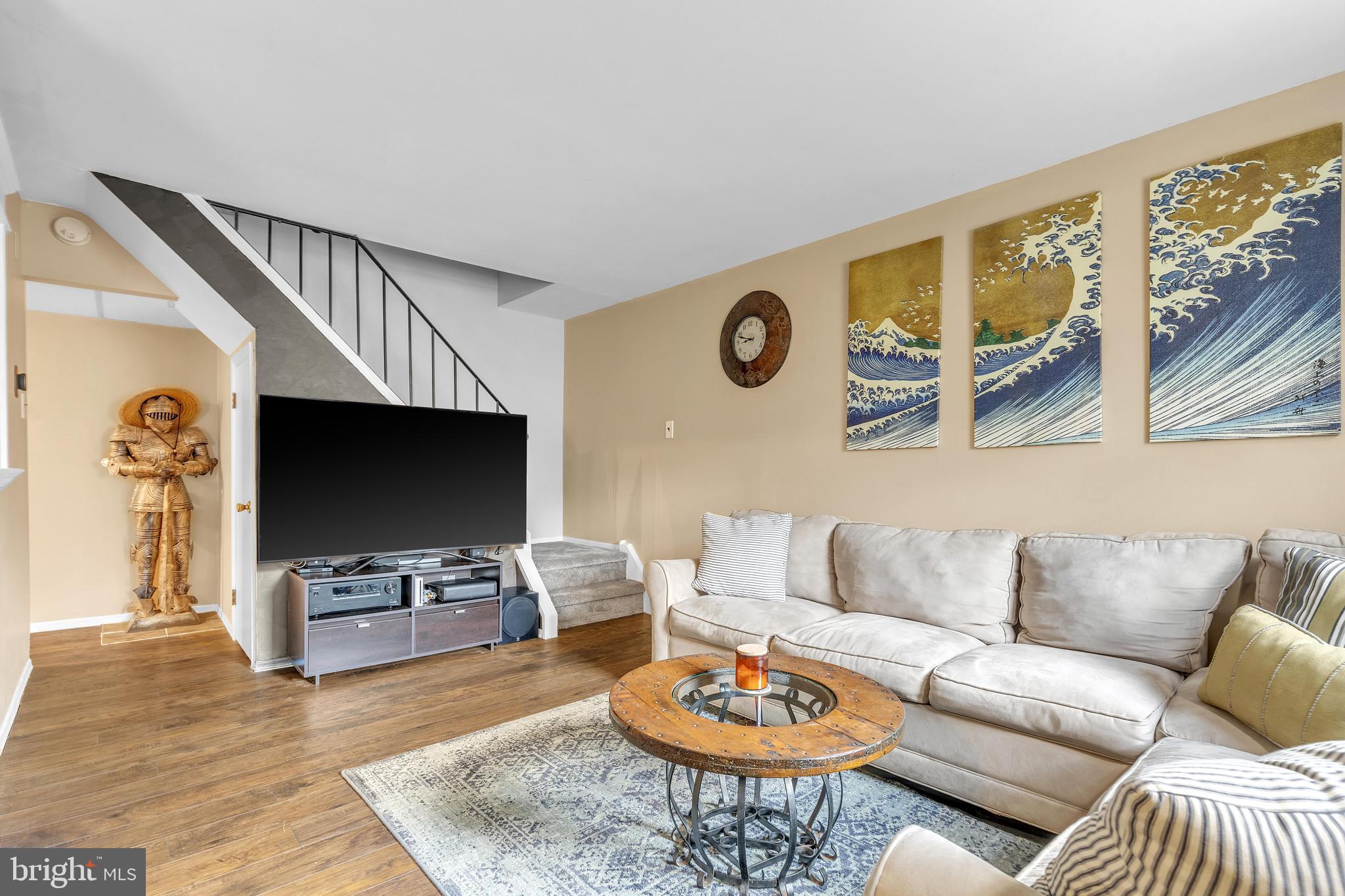 COLONIAL MEWS - Residential