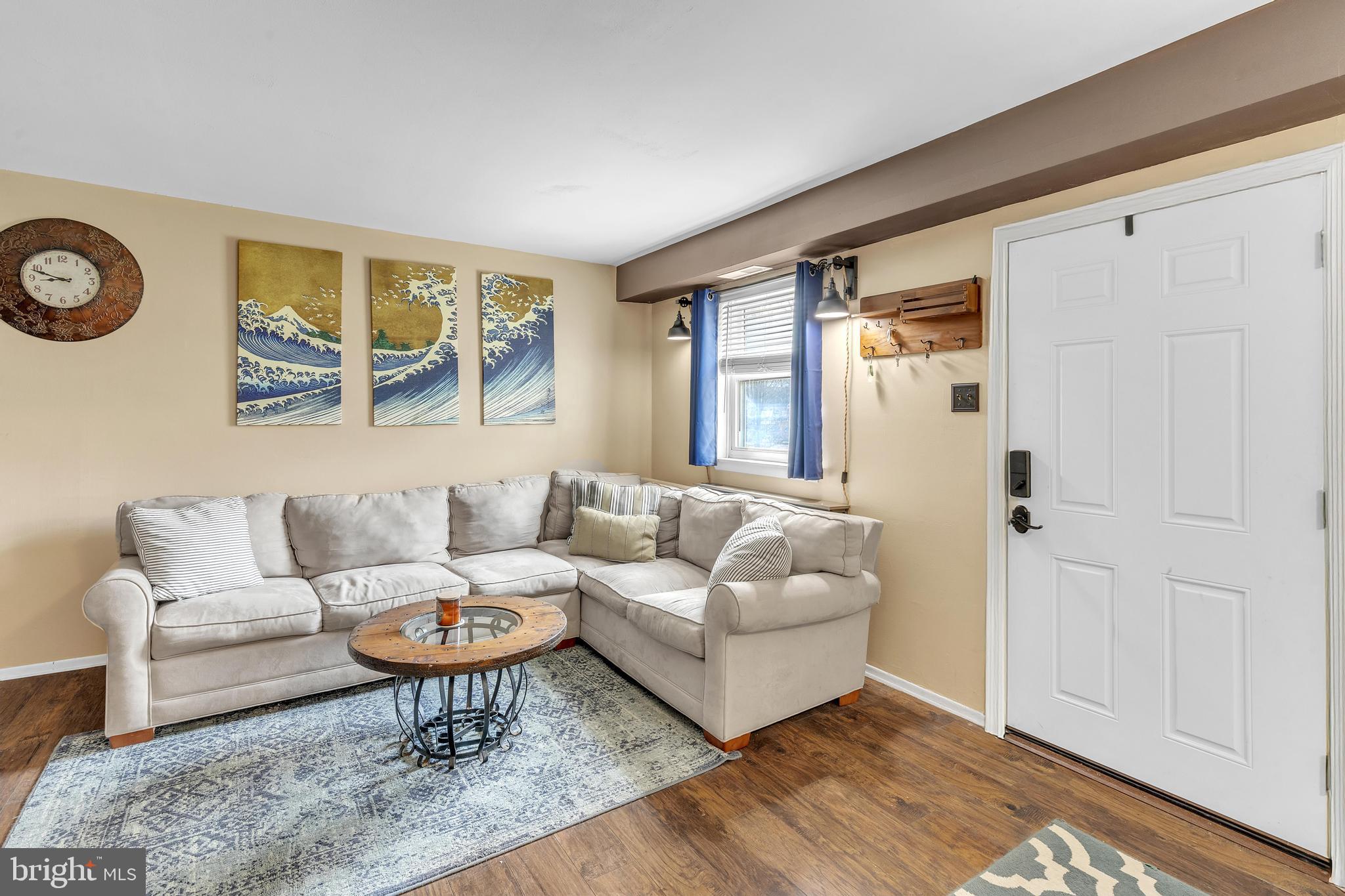 COLONIAL MEWS - Residential