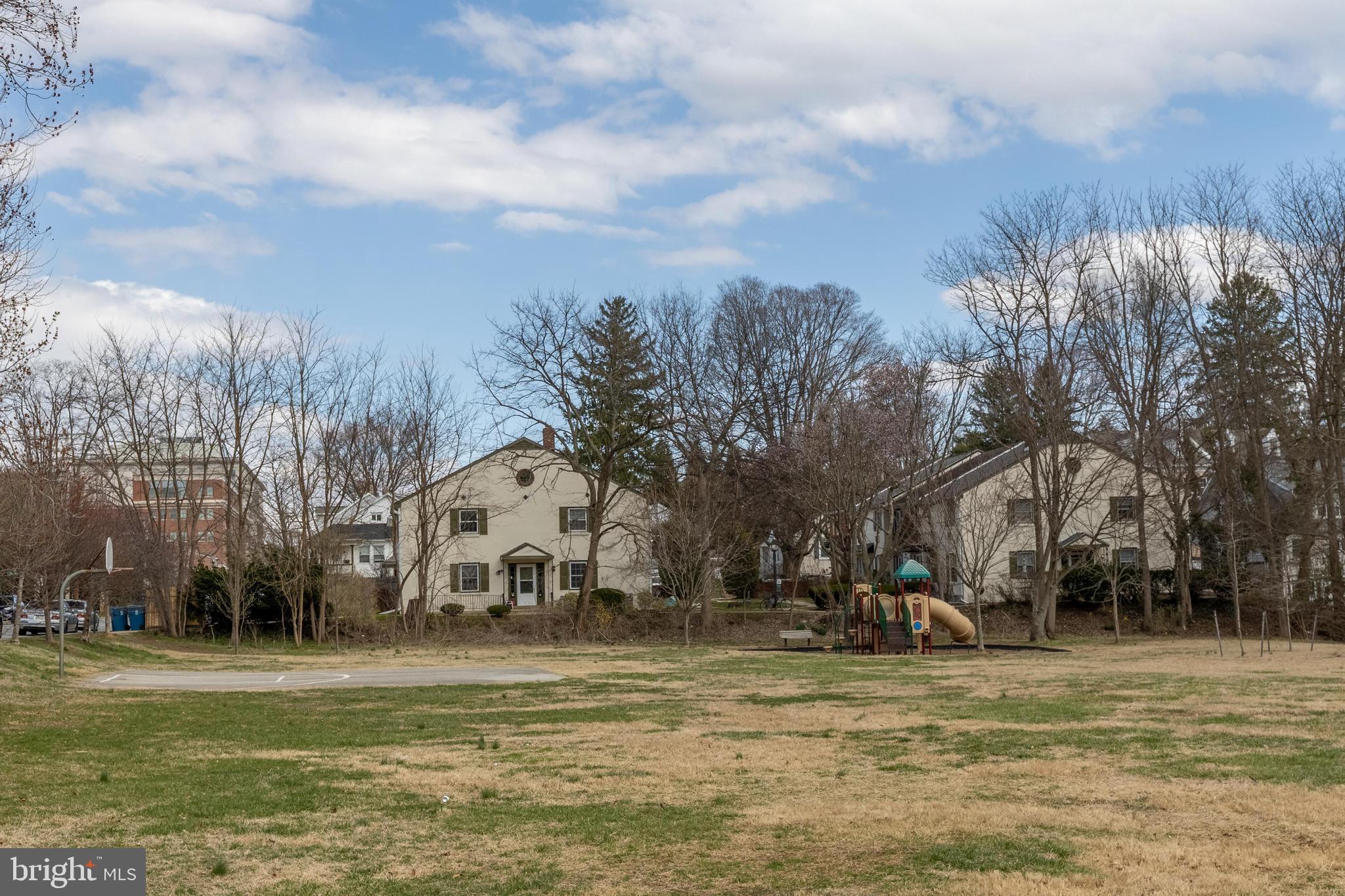 COLONIAL MEWS - Residential