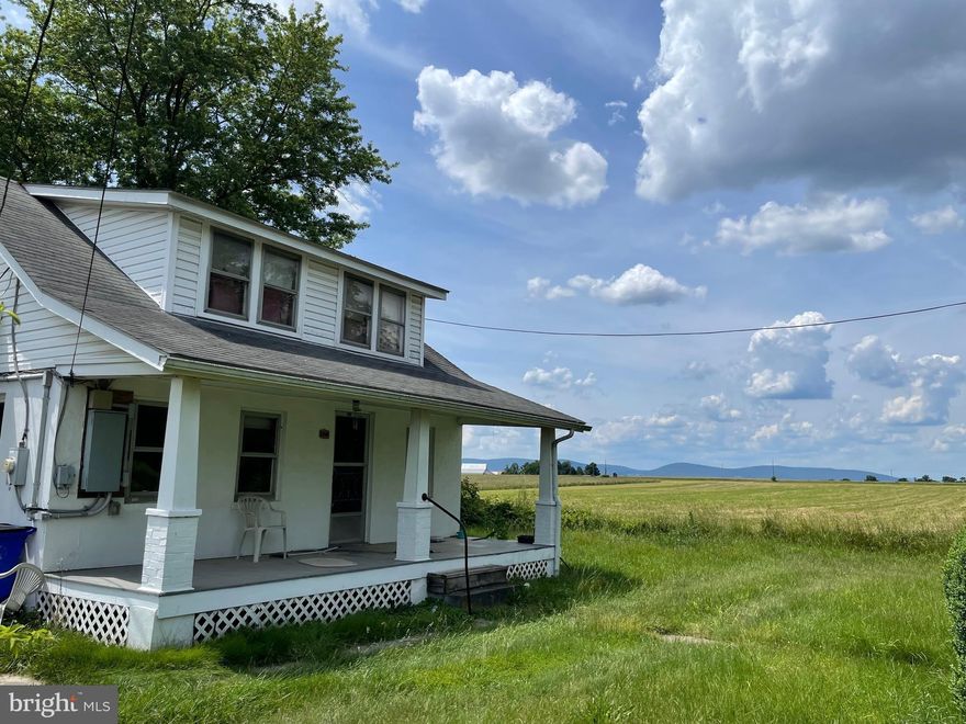 INVESTMENT OPPORTUNITY! House will need to be renovated. Excellent opportunity for an investor or handy homeowner. Cash or private loans only. Inspection contingencies will not be considered - AS IS Only - All junk in the property conveys ... Please make sure you have seen the property before trying to submit an offer!