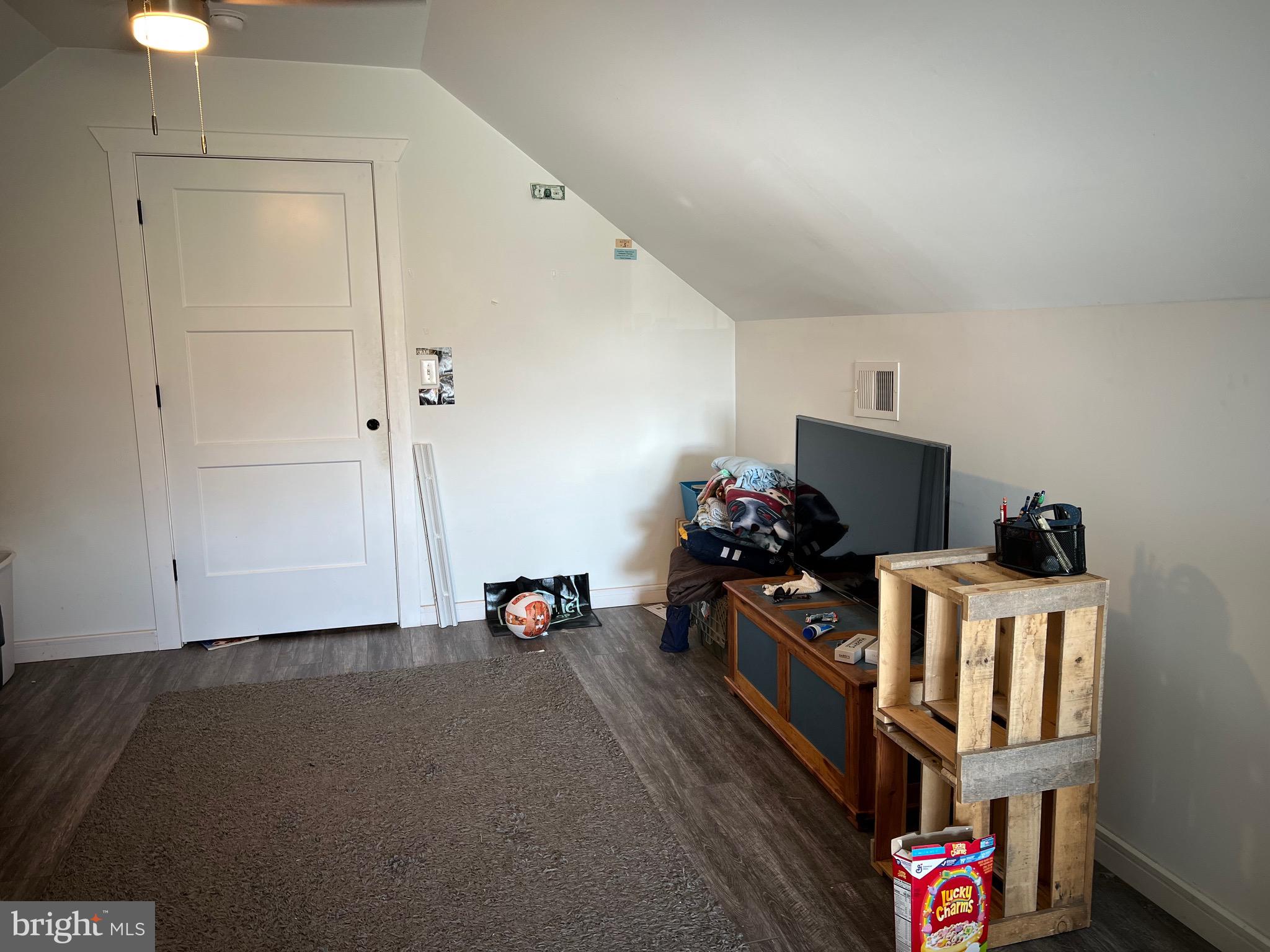 CREEKSIDE MANOR - Residential