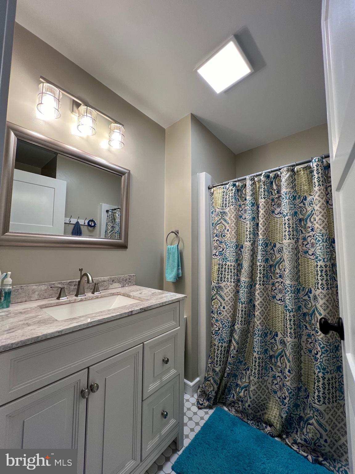 CREEKSIDE MANOR - Residential