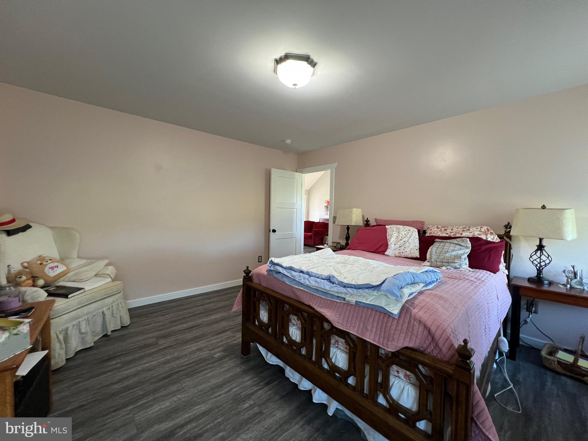 CREEKSIDE MANOR - Residential