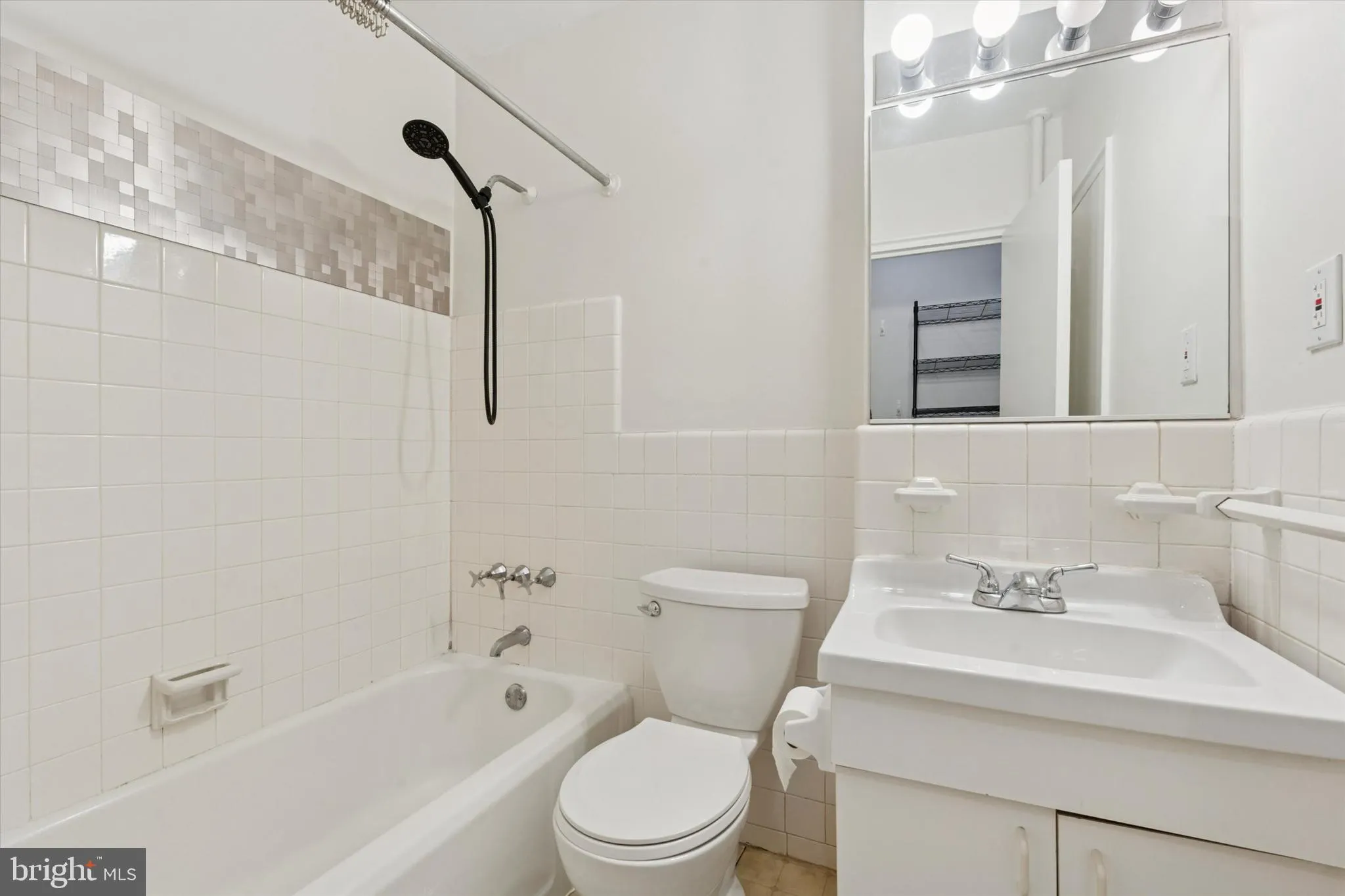 Philadelphia, Pennsylvania 19130, United States, ,1 BathroomBathrooms,Residential,Active,192549