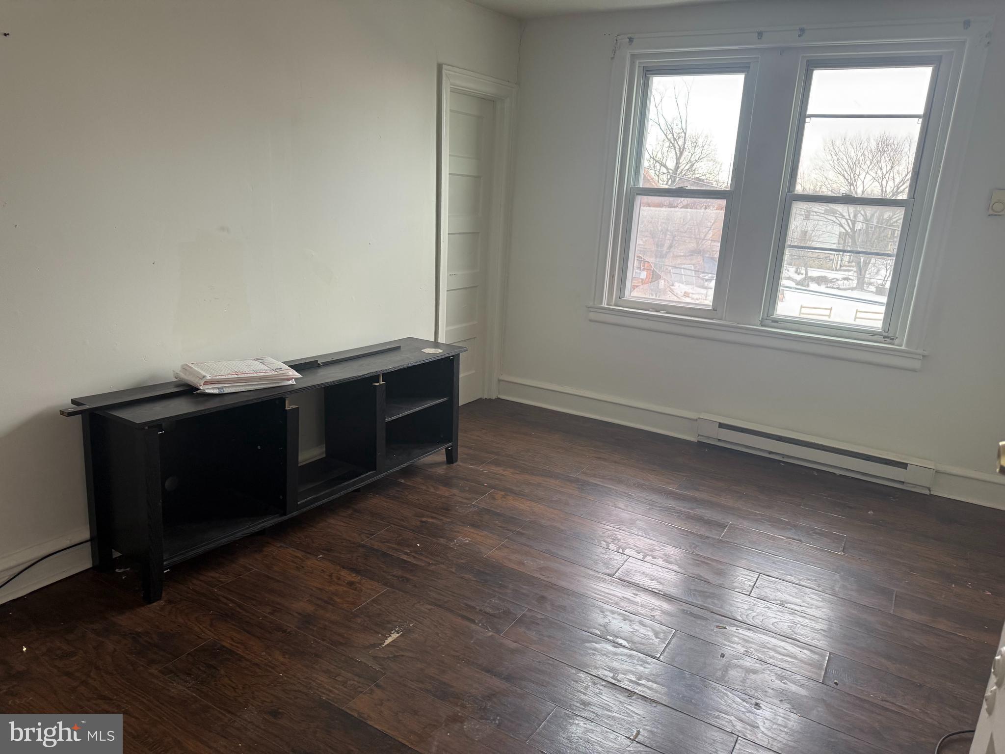 1801 W ALBANUS STREET