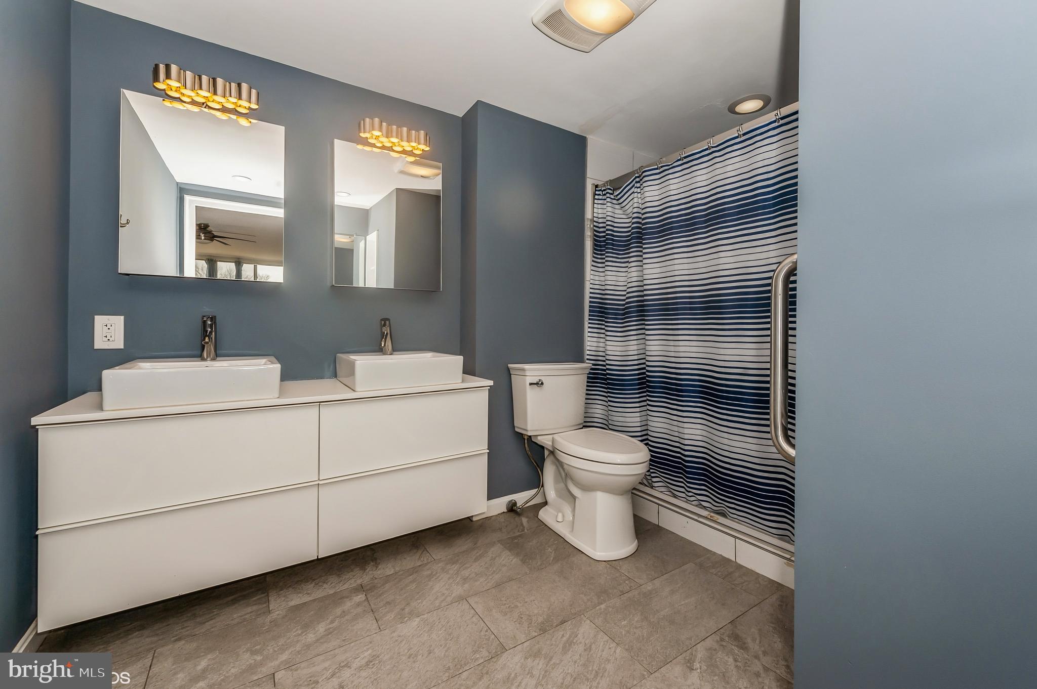 PARK TOWERS EAST - Residential