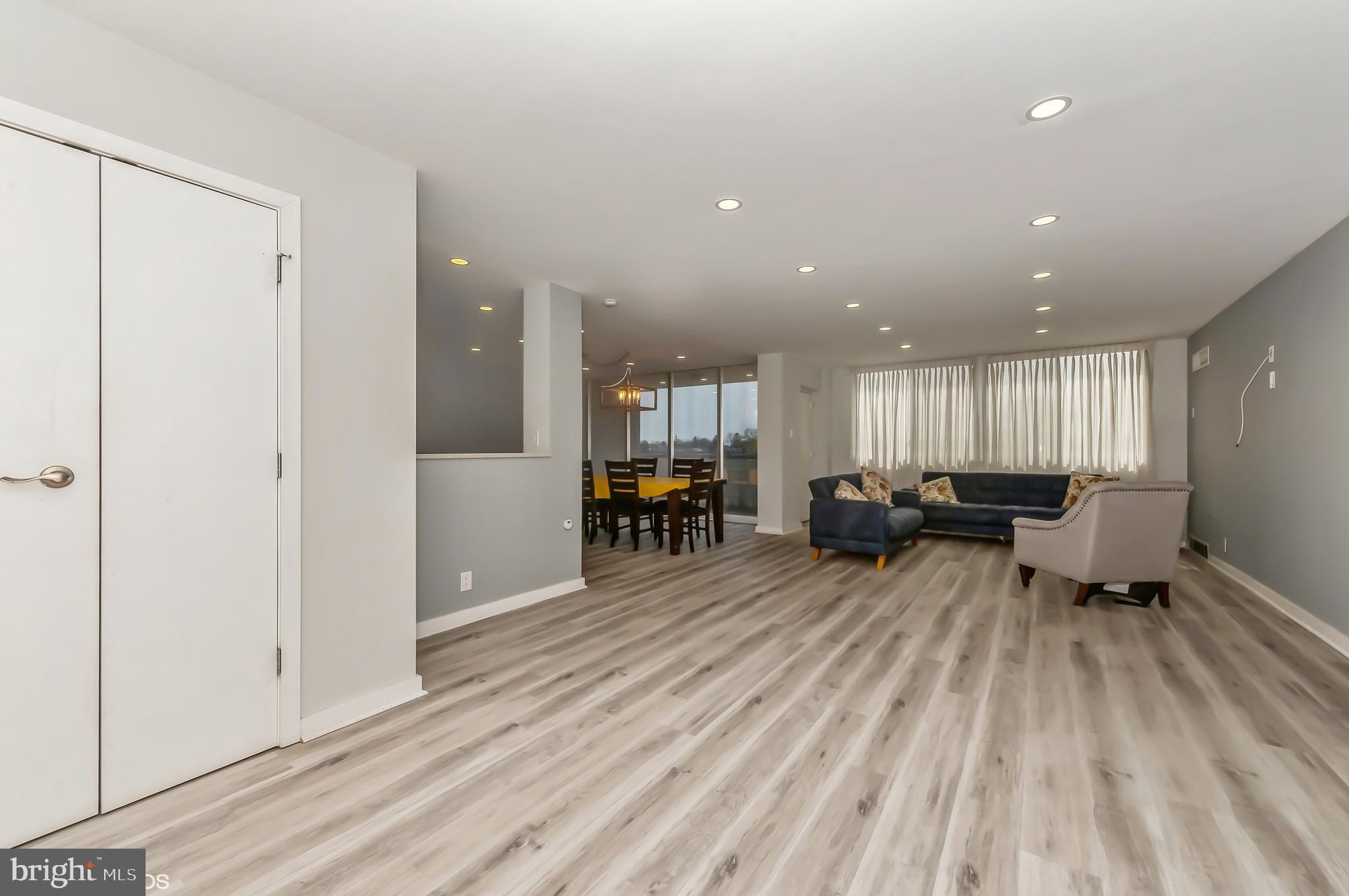 PARK TOWERS EAST - Residential