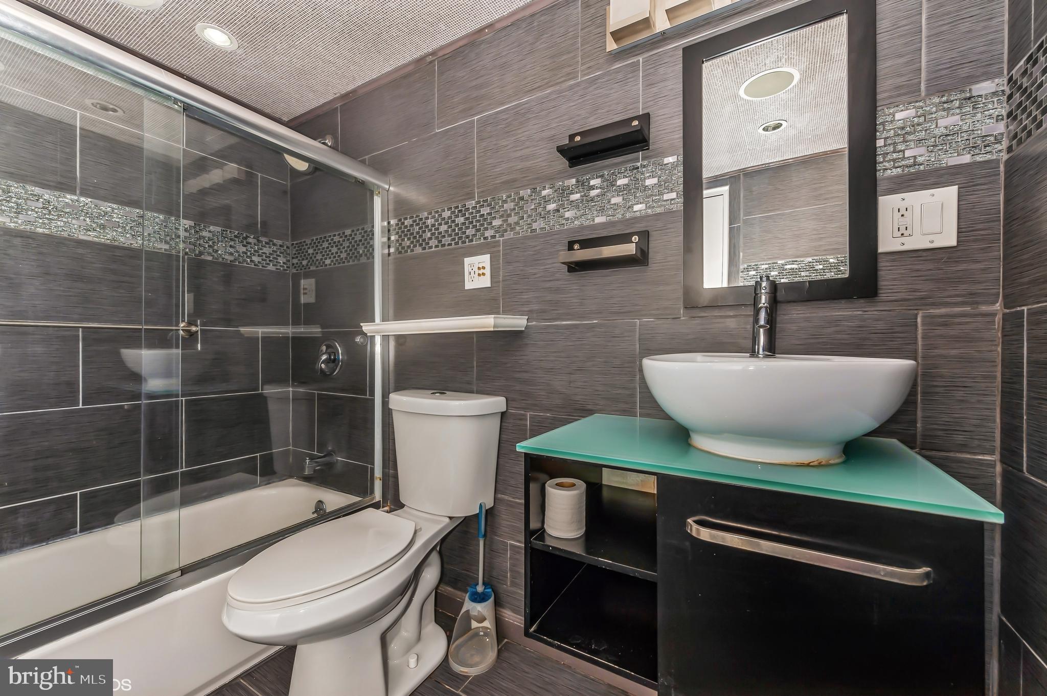 PARK TOWERS EAST - Residential