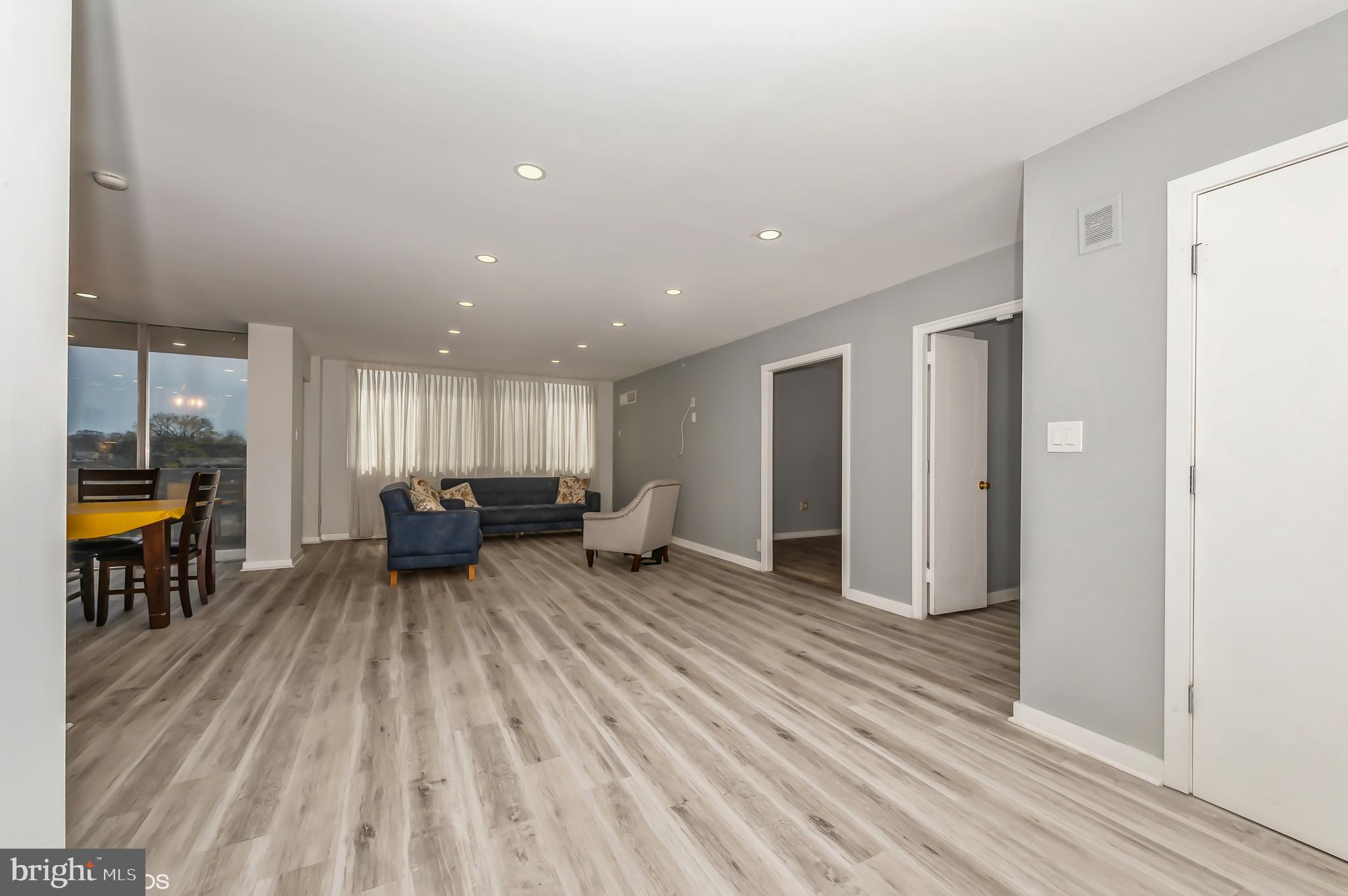 PARK TOWERS EAST - Residential