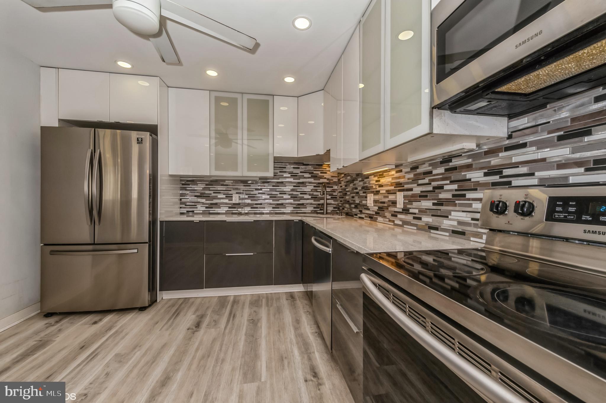 PARK TOWERS EAST - Residential