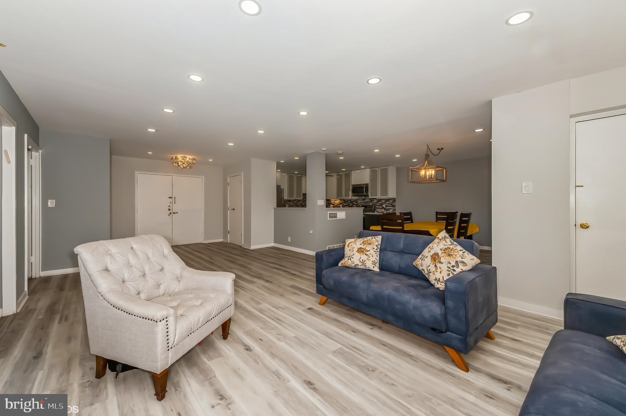 PARK TOWERS EAST - Residential