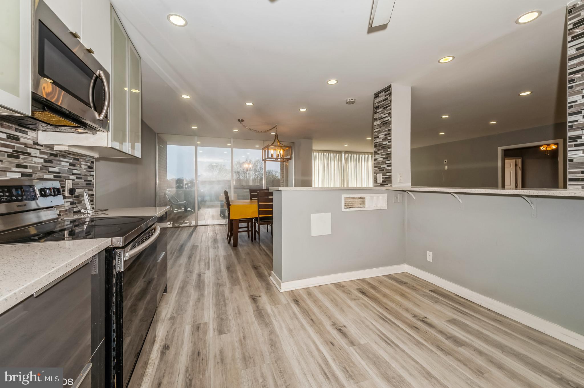 PARK TOWERS EAST - Residential