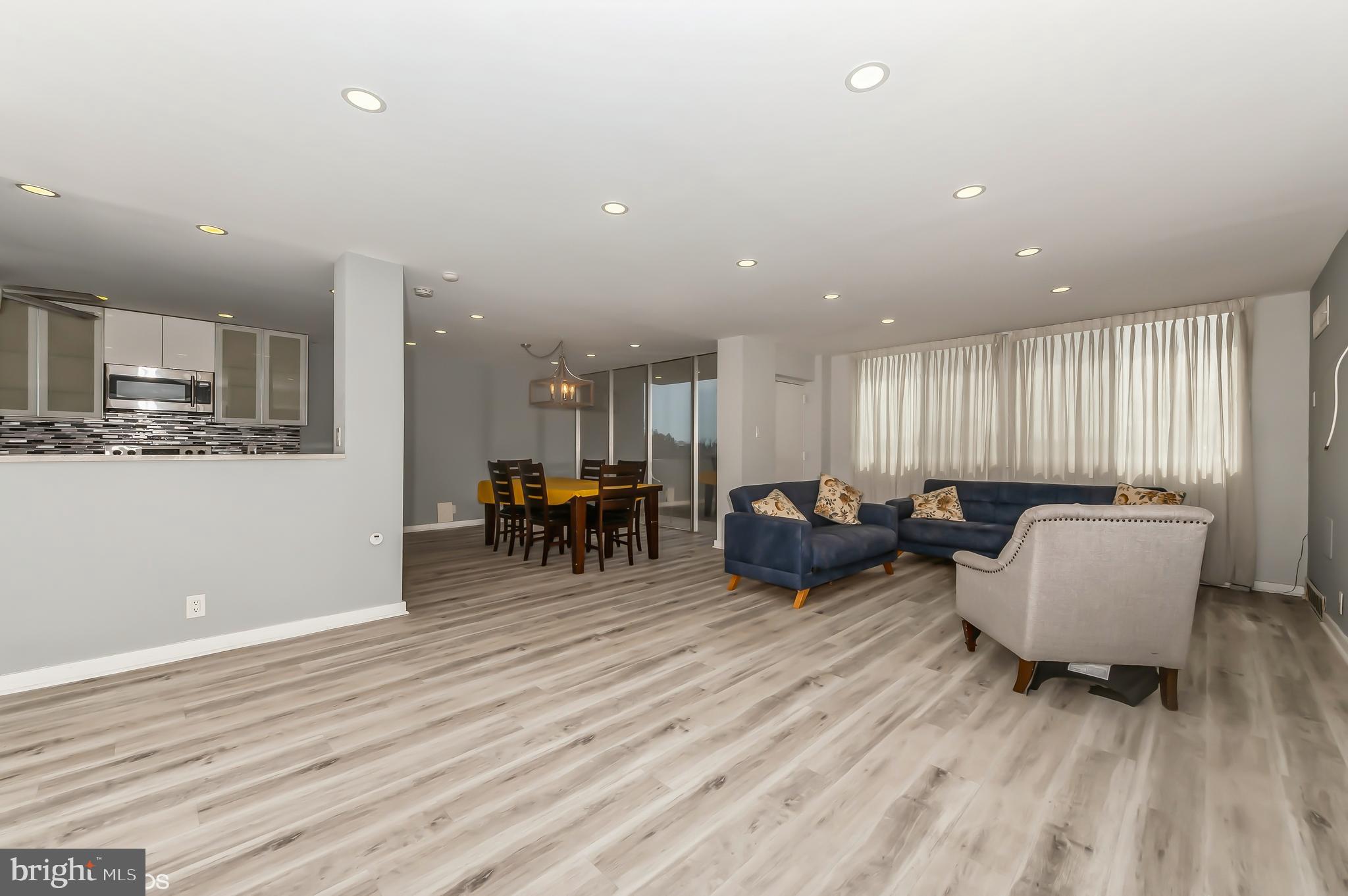 PARK TOWERS EAST - Residential