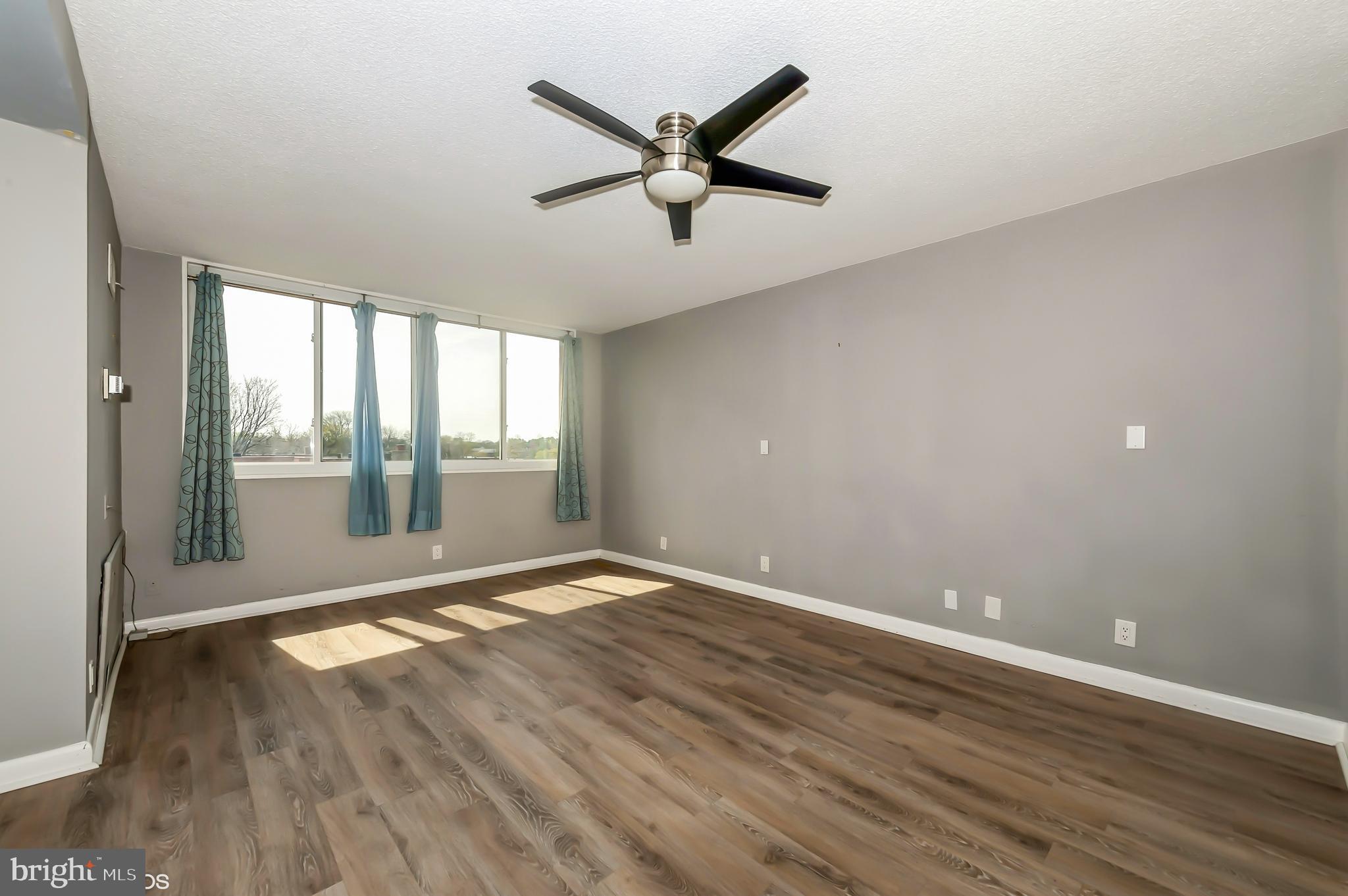 PARK TOWERS EAST - Residential