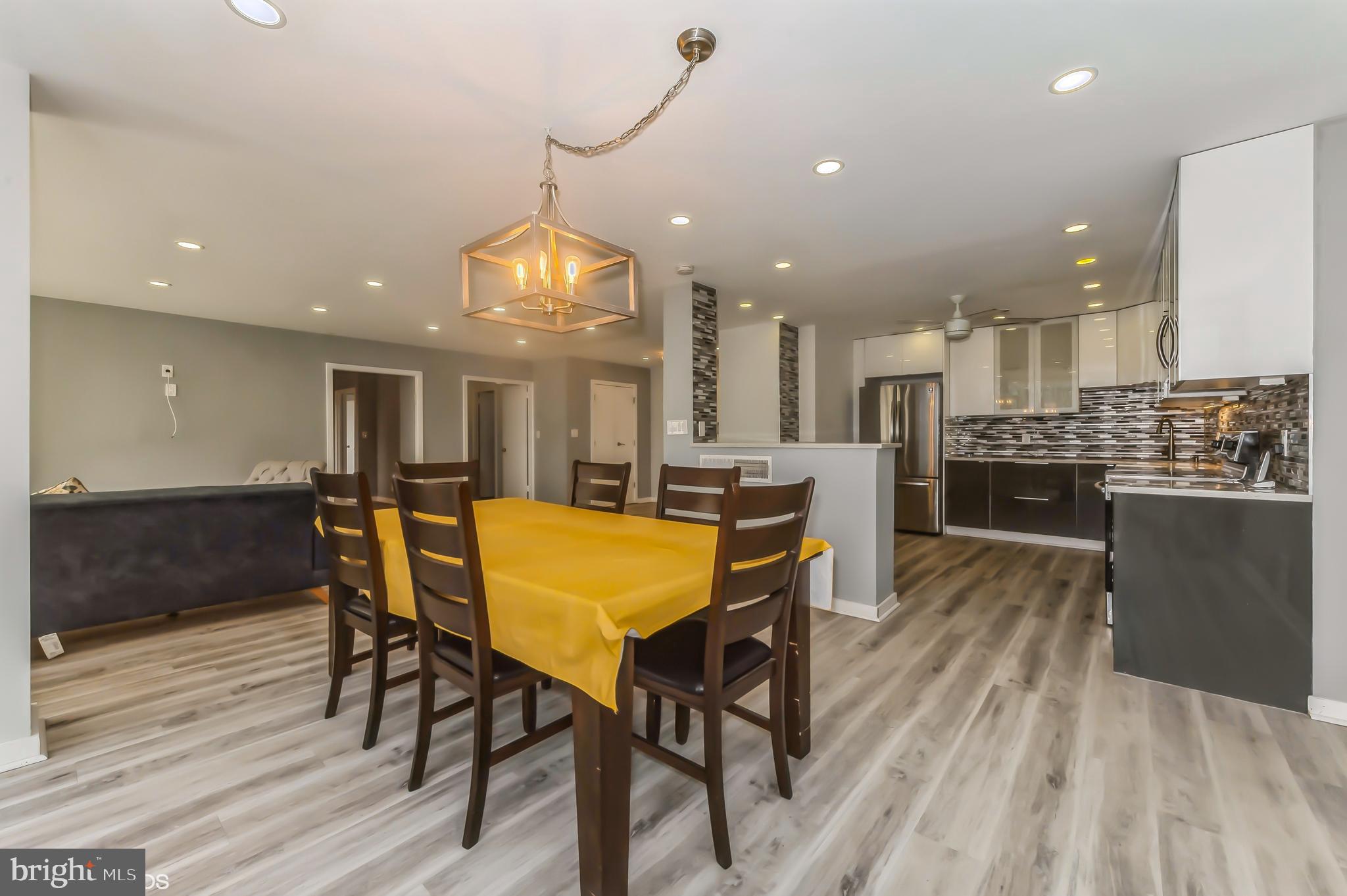 PARK TOWERS EAST - Residential