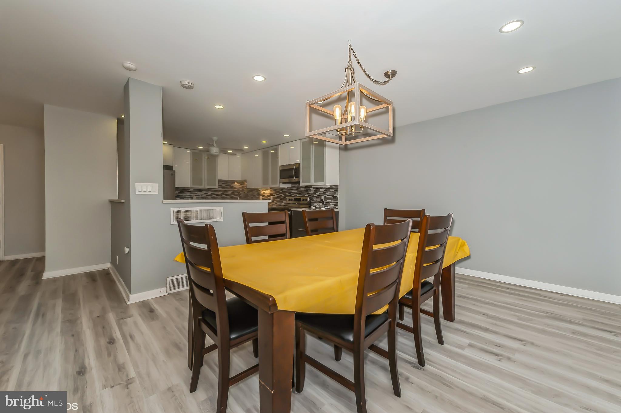 PARK TOWERS EAST - Residential