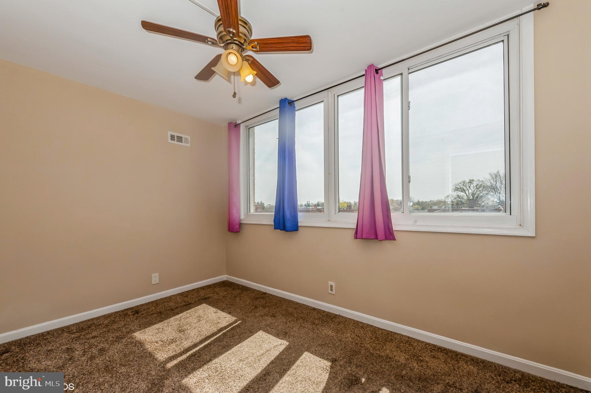 PARK TOWERS EAST - Residential