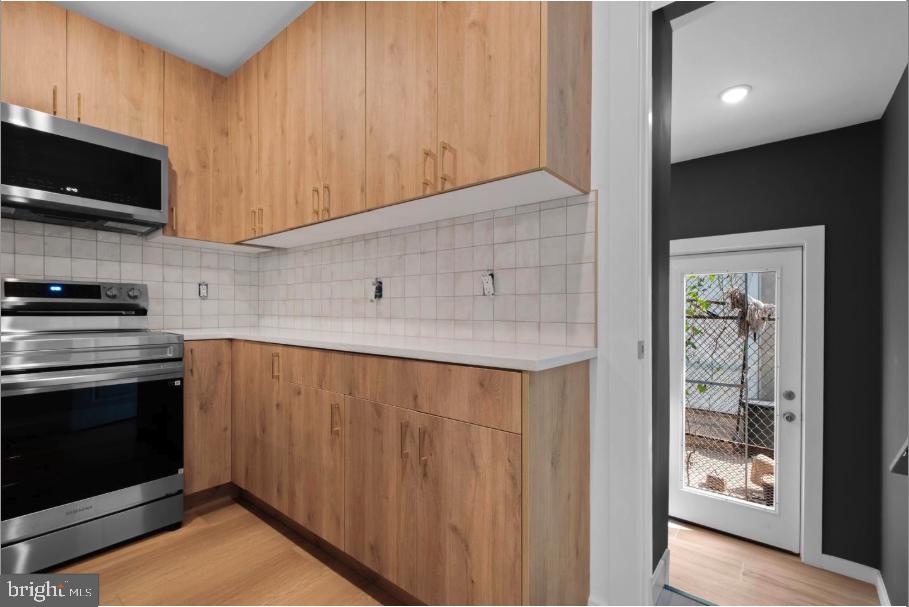 2215 N MUTTER STREET