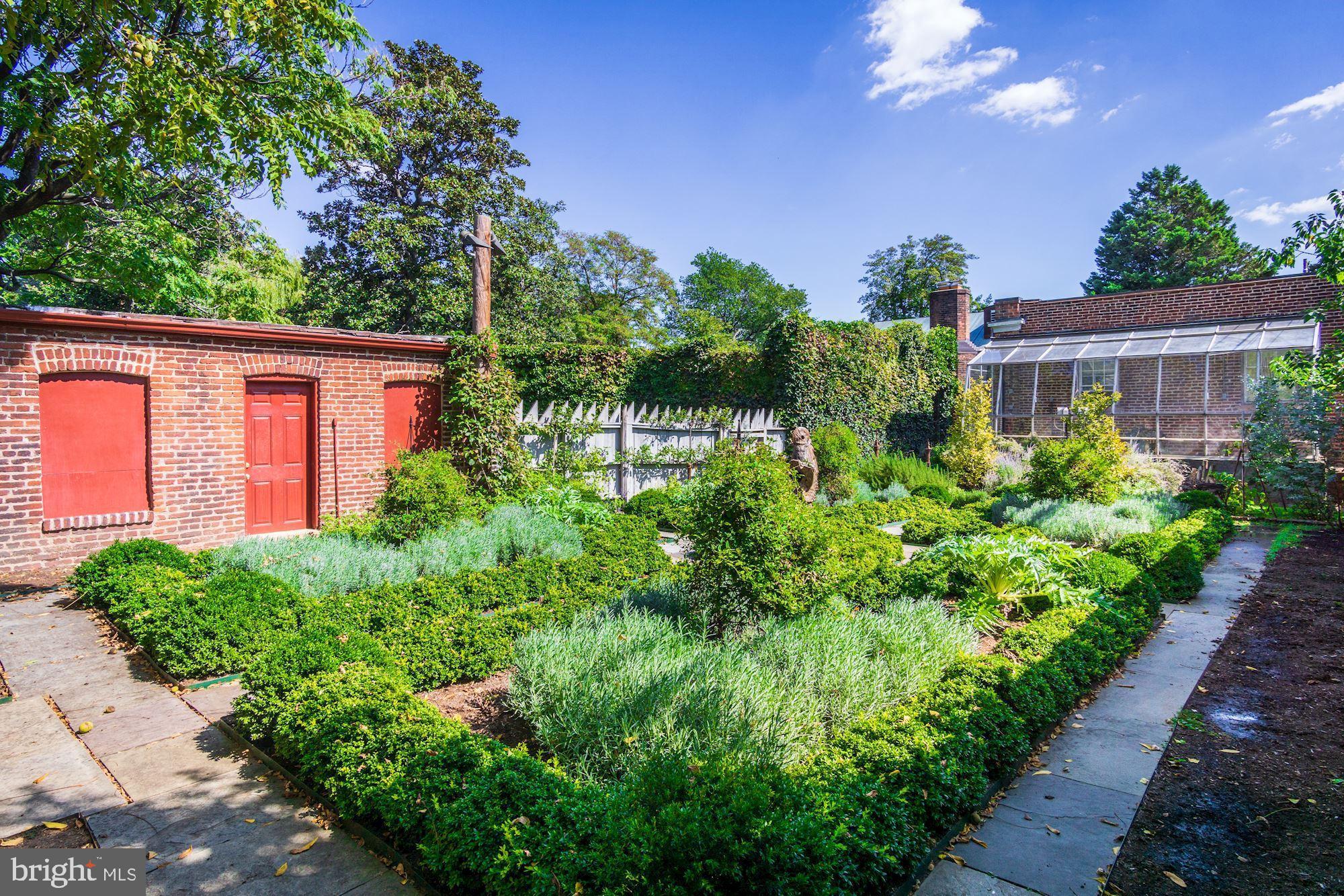 GEORGETOWN - Residential