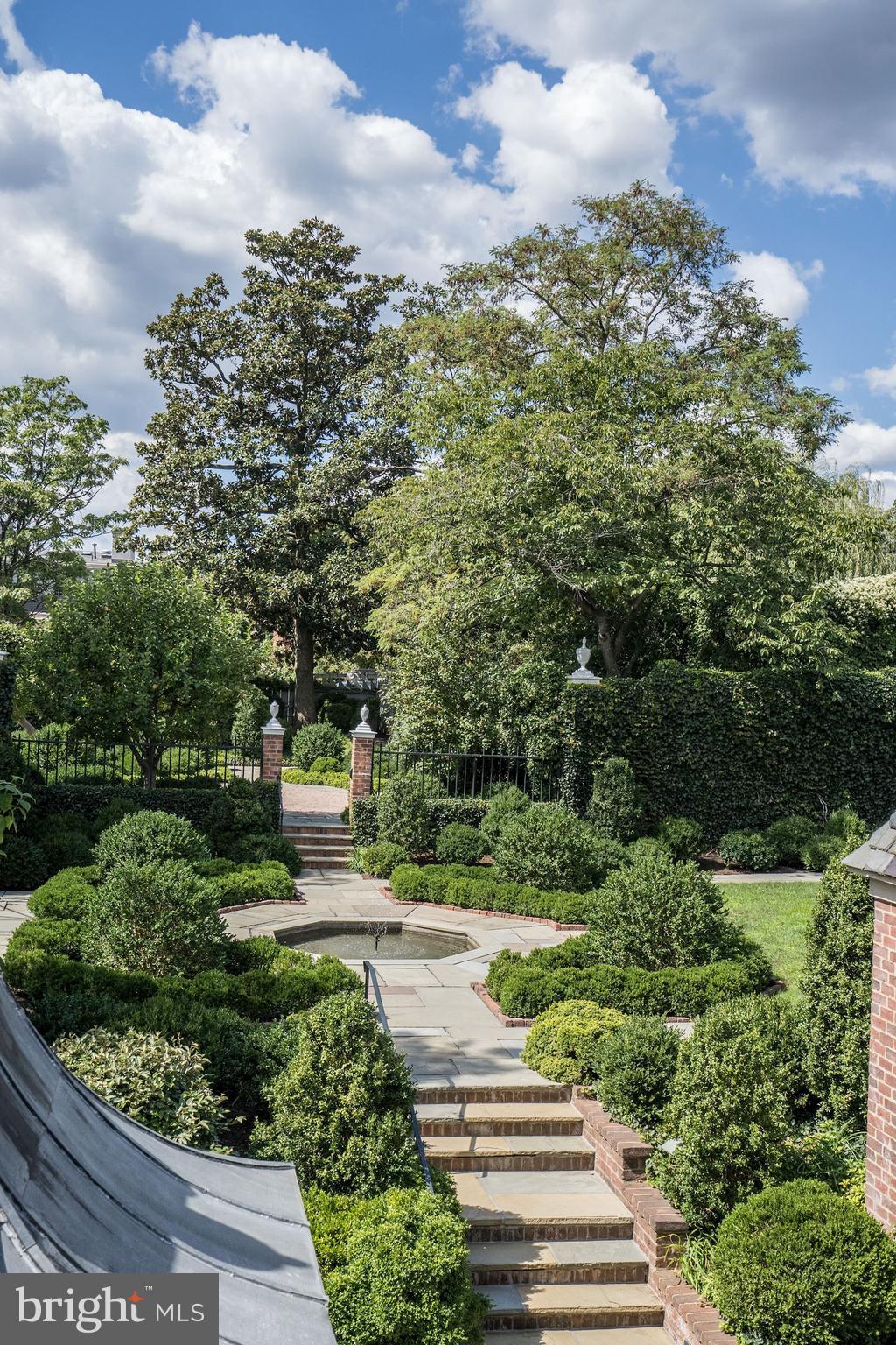 GEORGETOWN - Residential