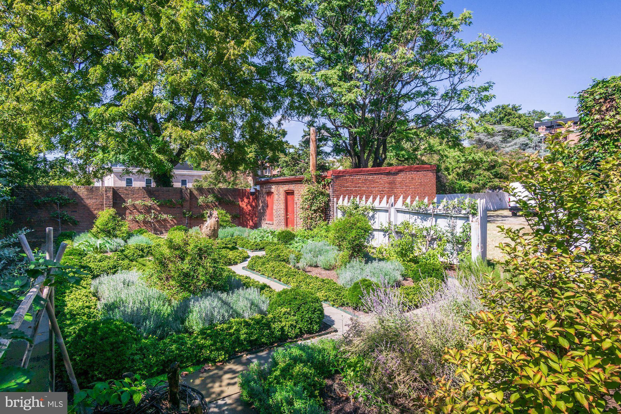 GEORGETOWN - Residential