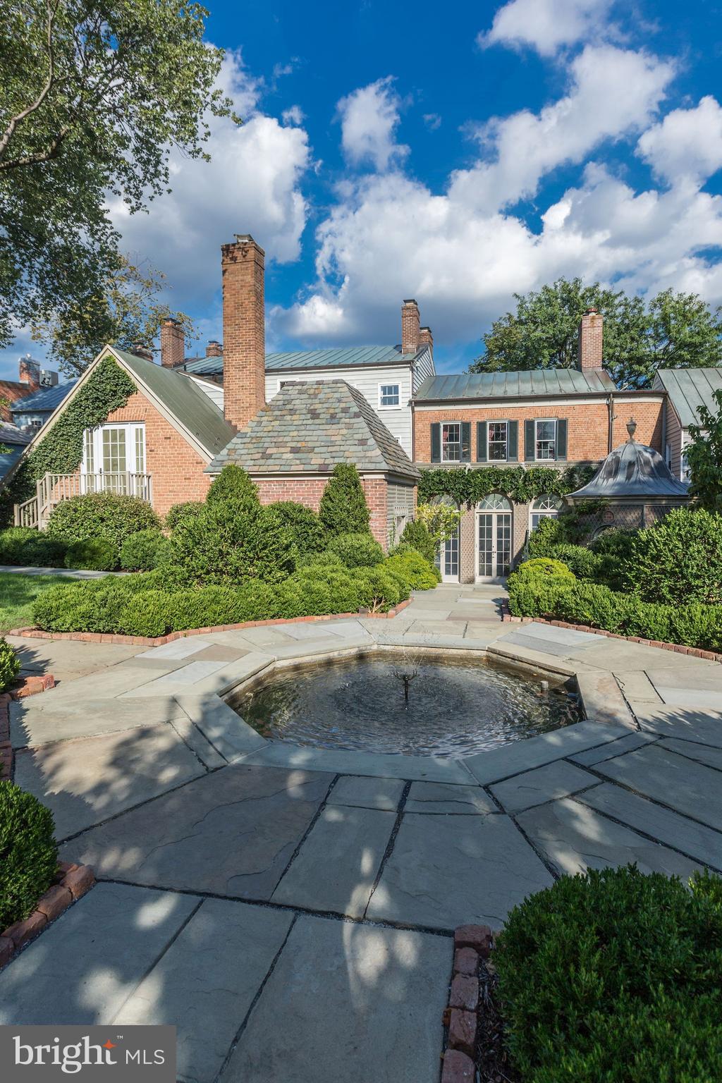 GEORGETOWN - Residential