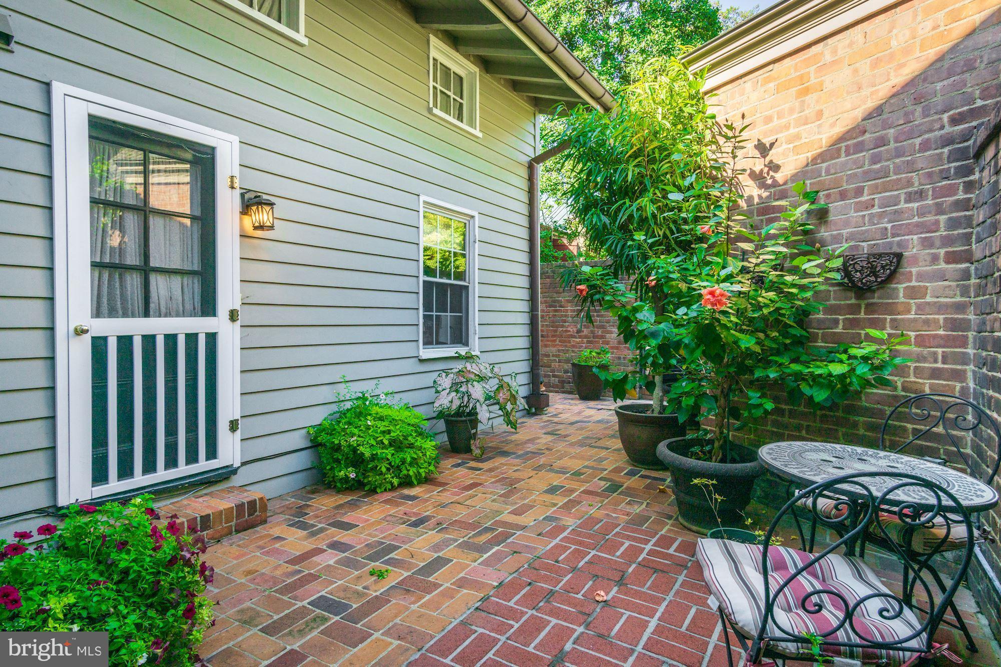 GEORGETOWN - Residential