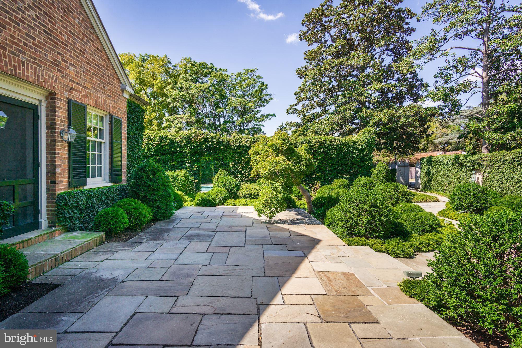 GEORGETOWN - Residential