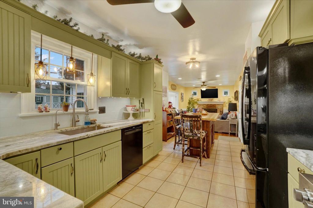 Photo of 333 Ashford Drive, LANCASTER, PA 17601 (MLS # PALA2080386)