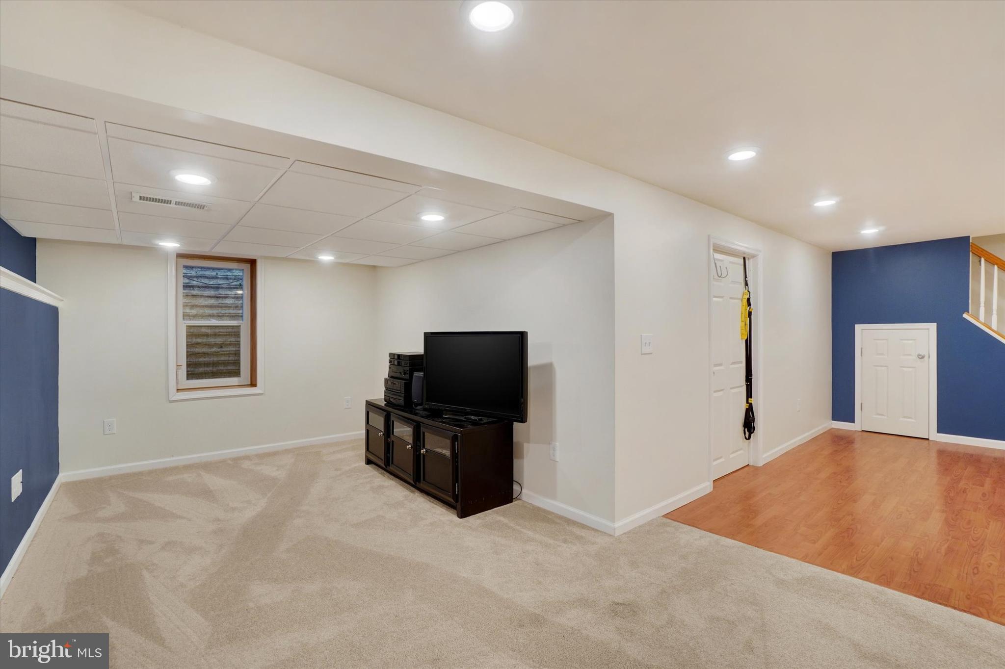 SCHOOL VALLEY FARMS - Residential