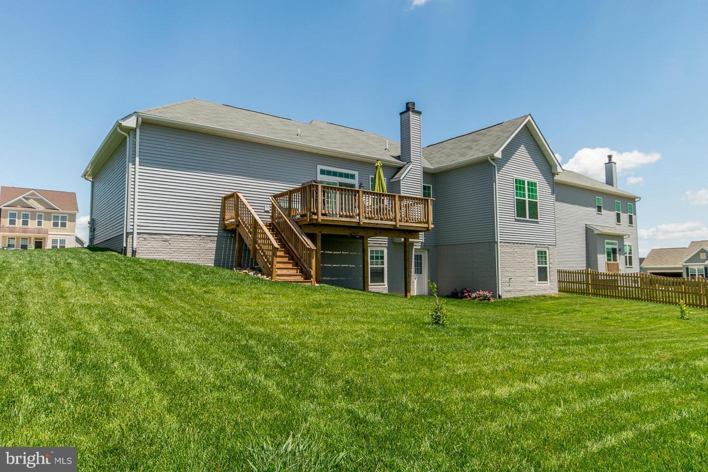 ARCADIA CHASE - Residential