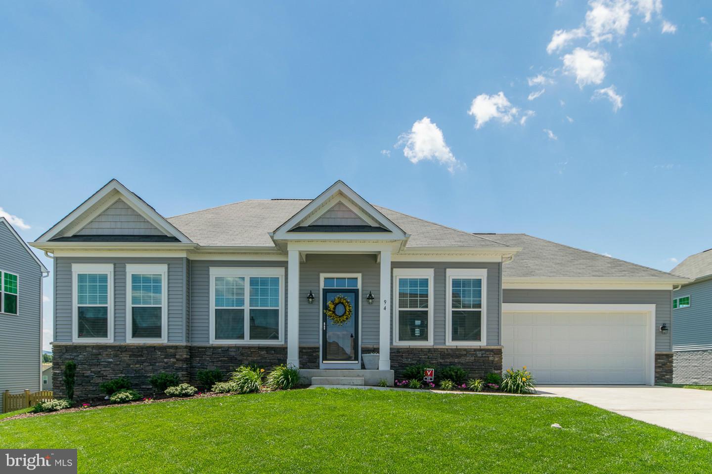 ARCADIA CHASE - Residential