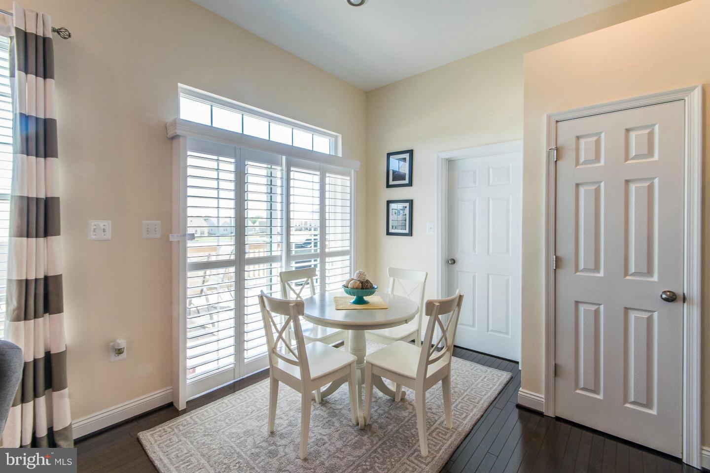 ARCADIA CHASE - Residential