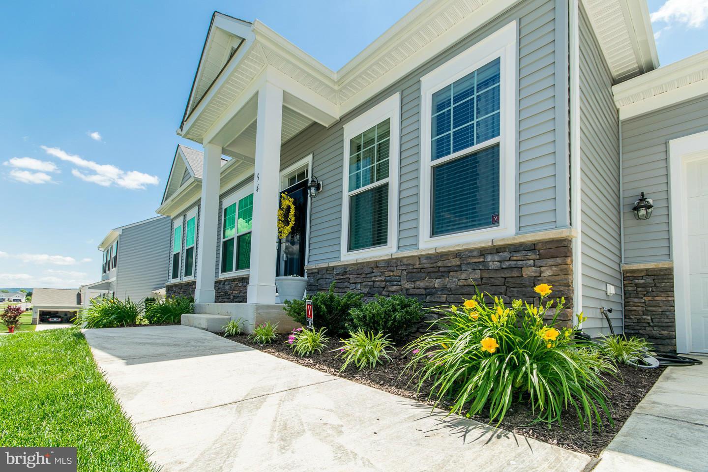 ARCADIA CHASE - Residential